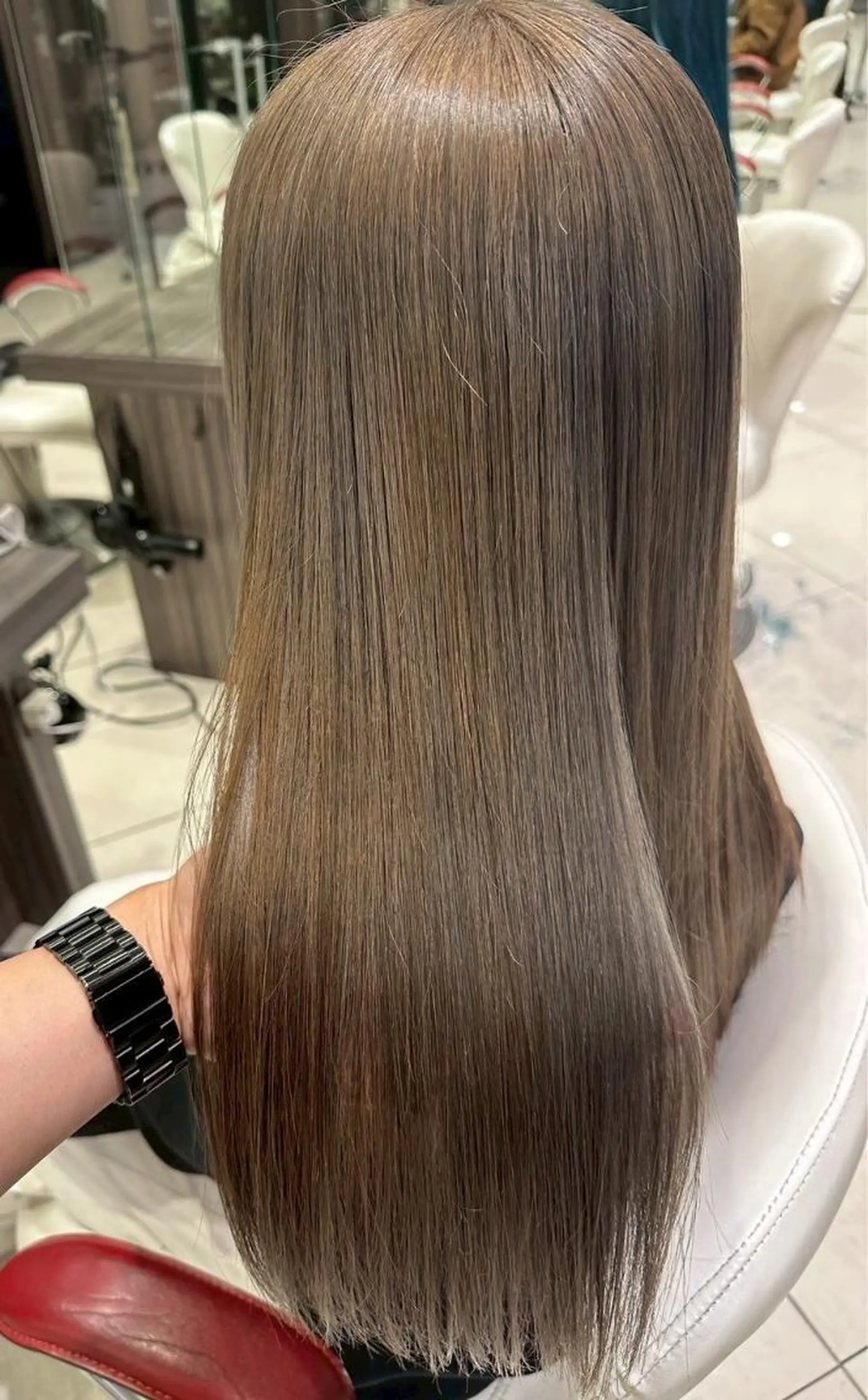 ロング 大川 有香のヘアスタイル