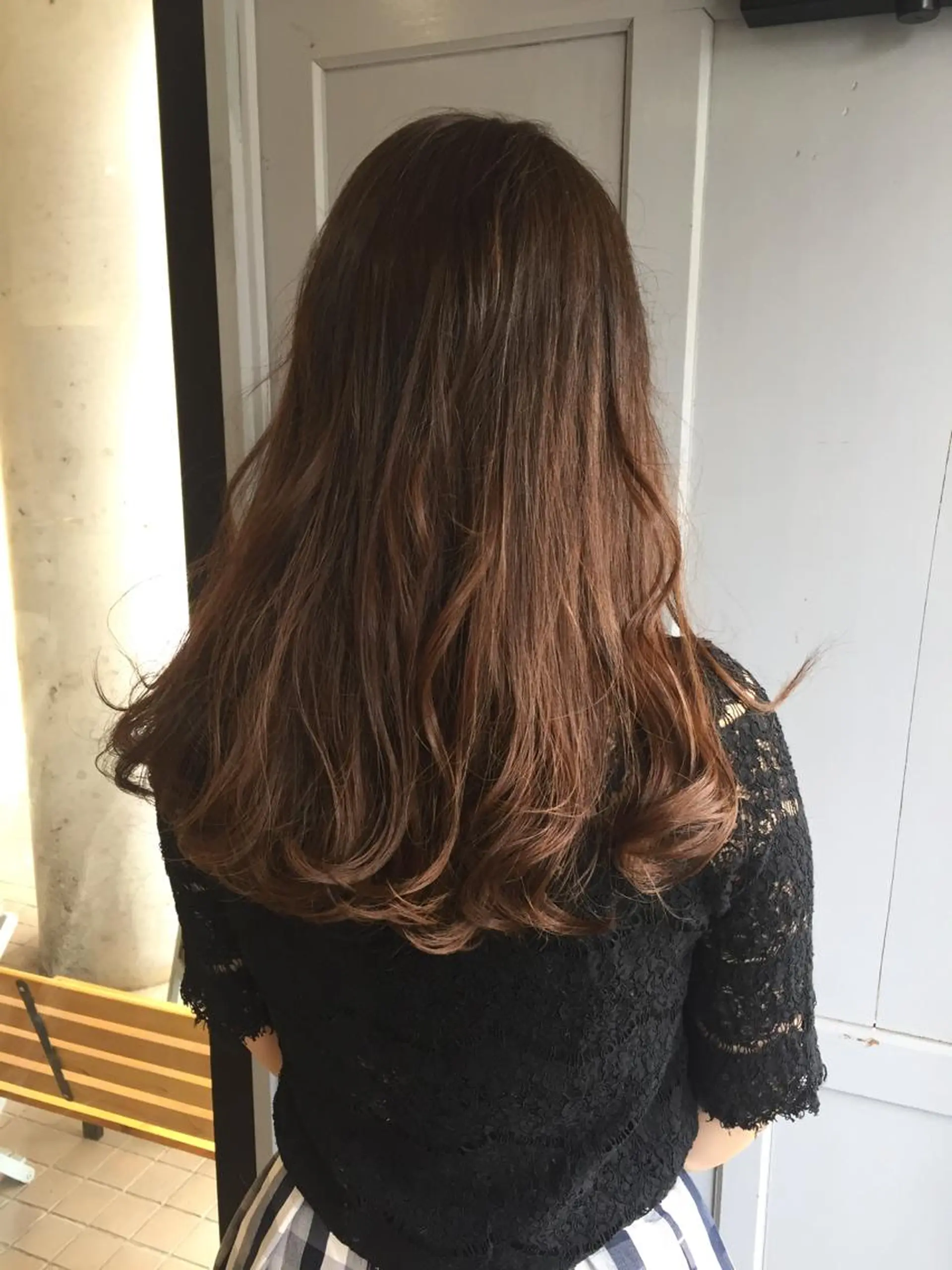 ロング カラー ベージュカラー ツキダテ ユイのヘアスタイル