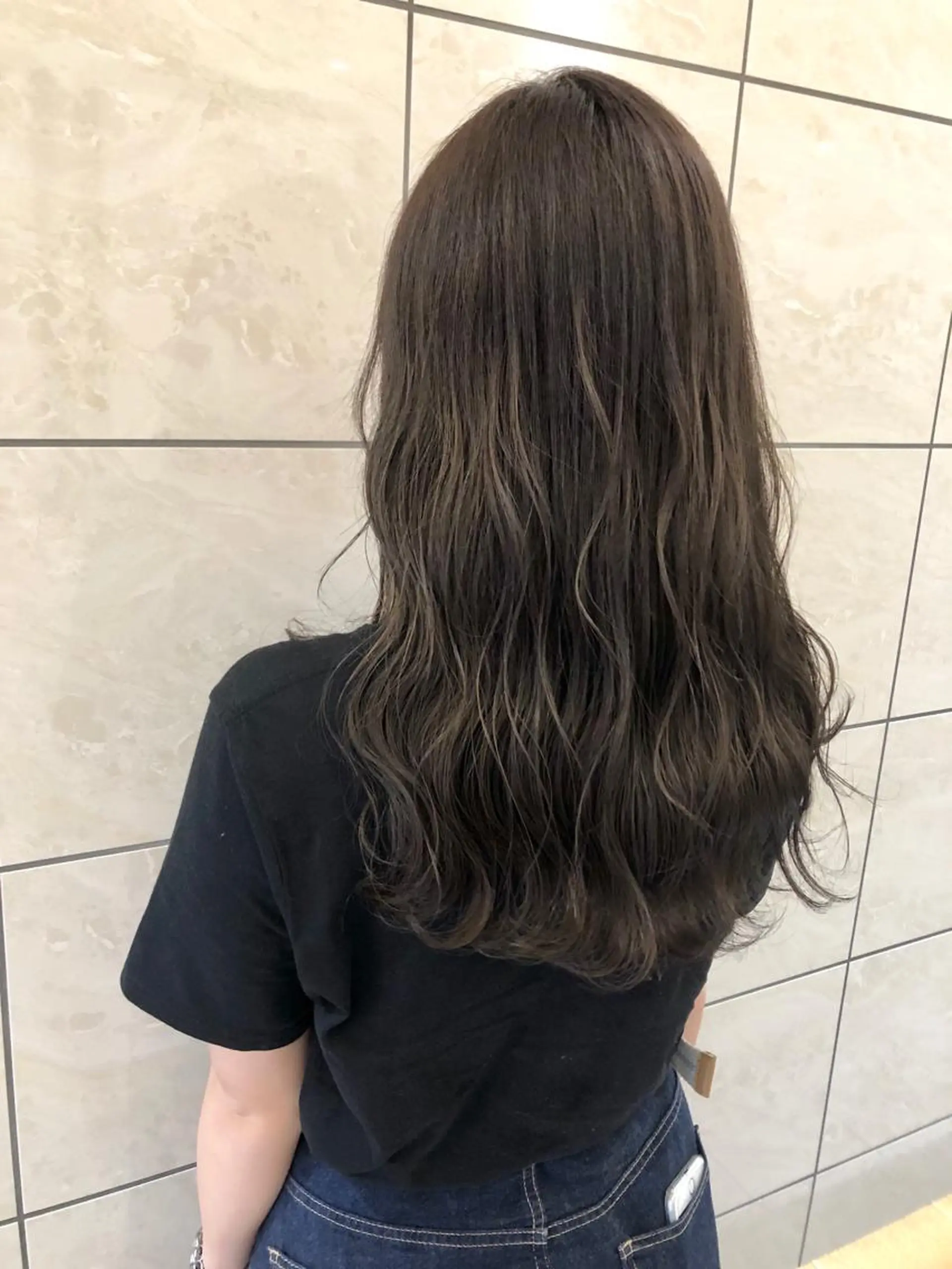 セミロング ハイライト 髪質改善　縮毛の達人 矢井由真のヘアスタイル