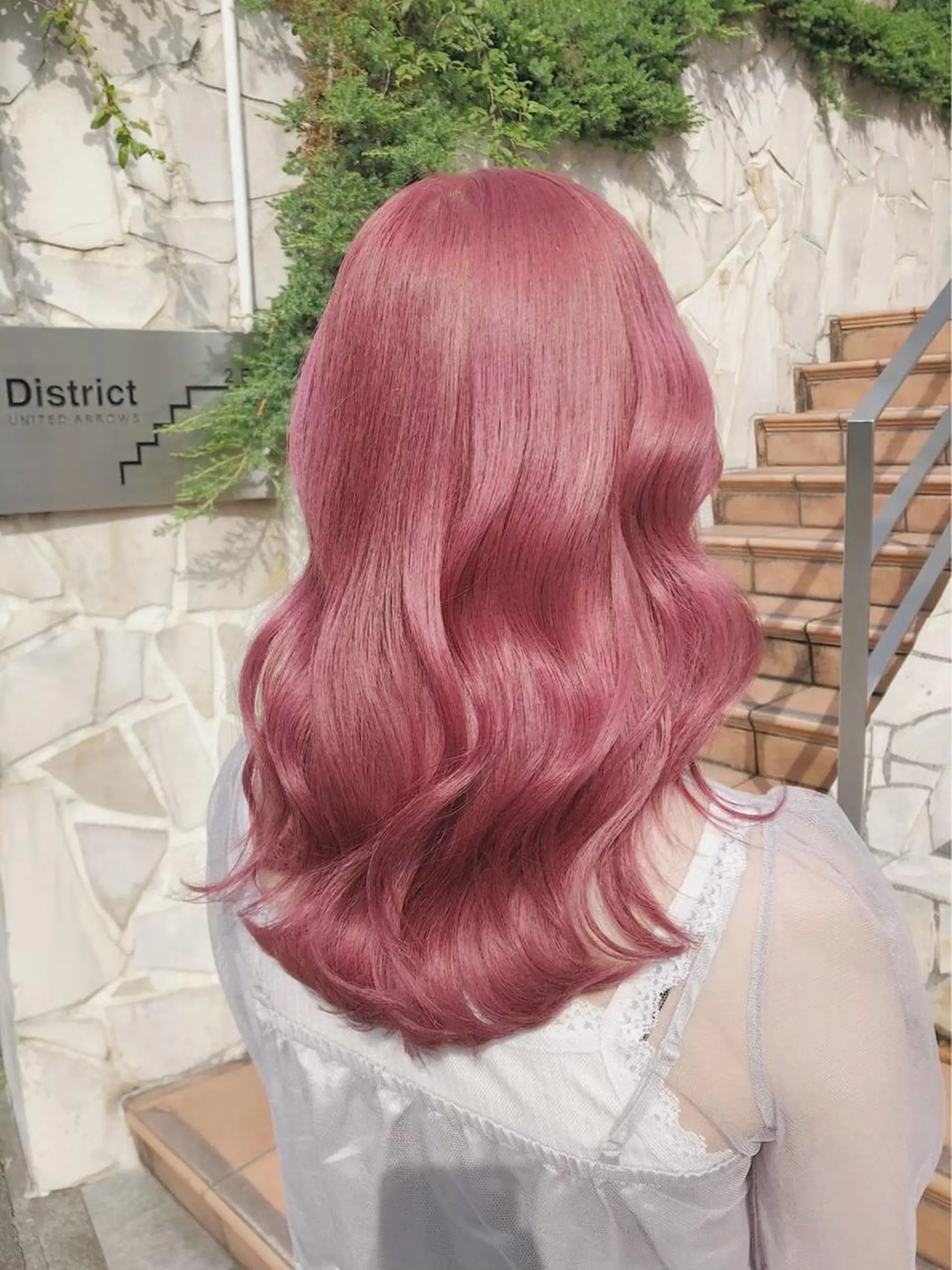 セミロング カラー Beleza原宿所属・MOMO艶髪 🩵モテカラーのヘアスタイル