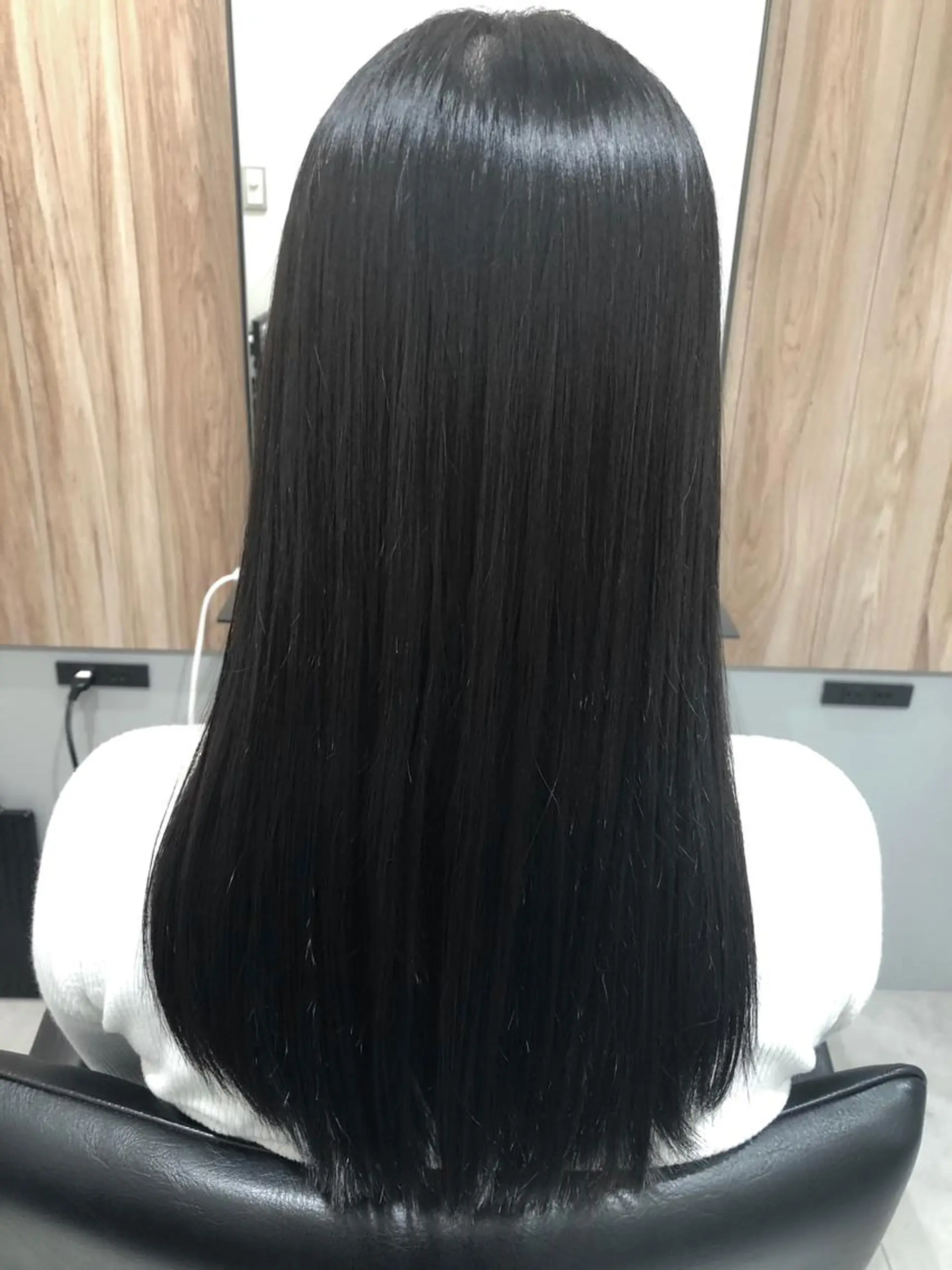 セミロング カラー 縮毛矯正 トリートメント OFF YUYAのヘアスタイル