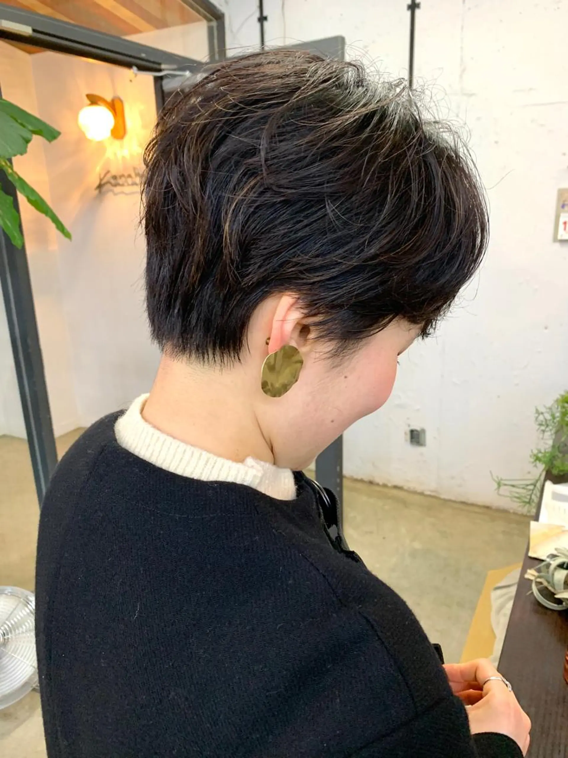 ショート カラー ハイライトカラー ハイライト ショートヘア カット ヘアカラー トリートメント つむじ所属・大西 祐輔のヘアスタイル