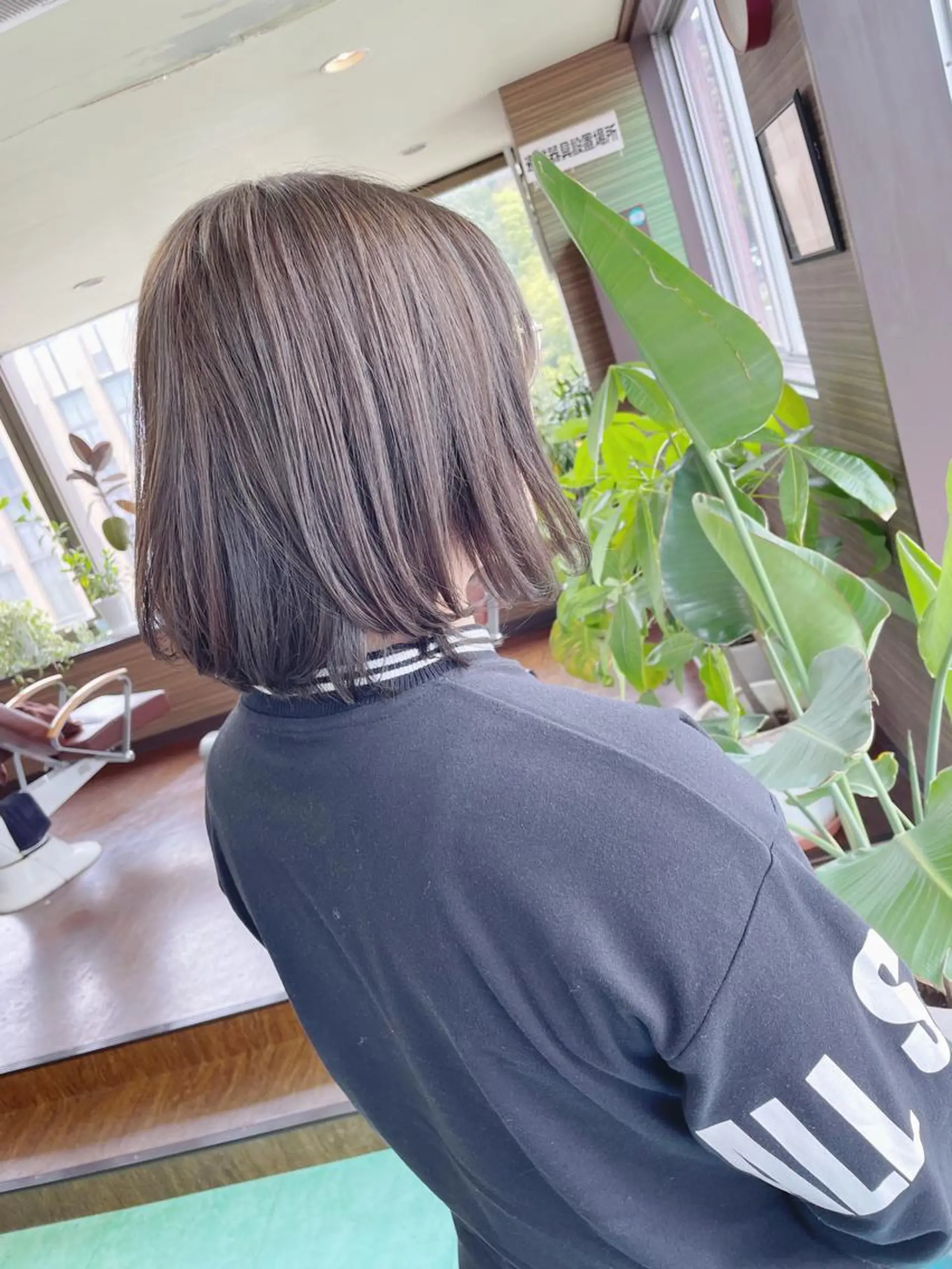 ミディアム カラー レイヤーカット カット ヘアカラー 土居 正季のヘアスタイル