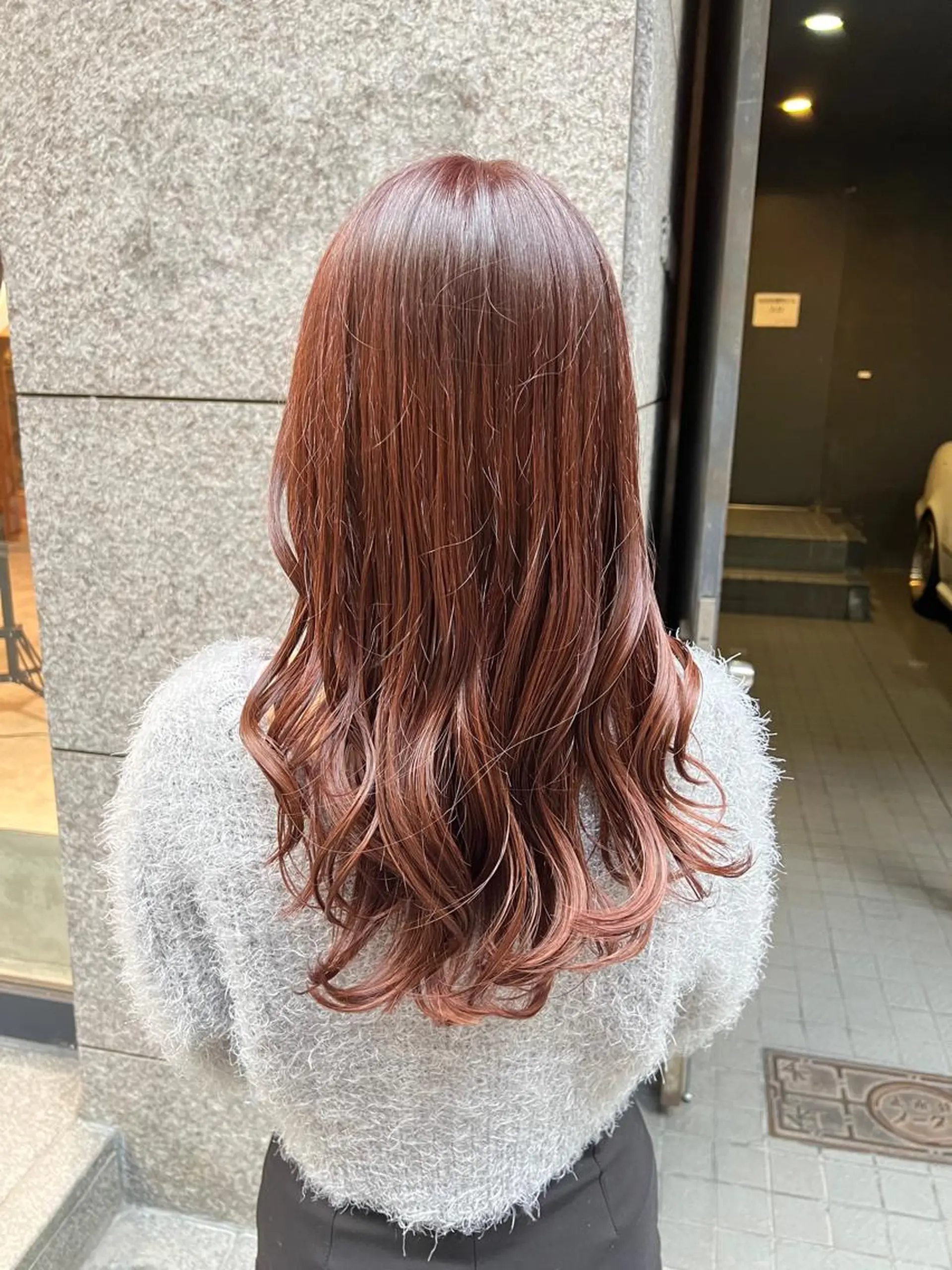 ロング カラー ピンクカラー レッドカラー ノイシキ サキのヘアスタイル