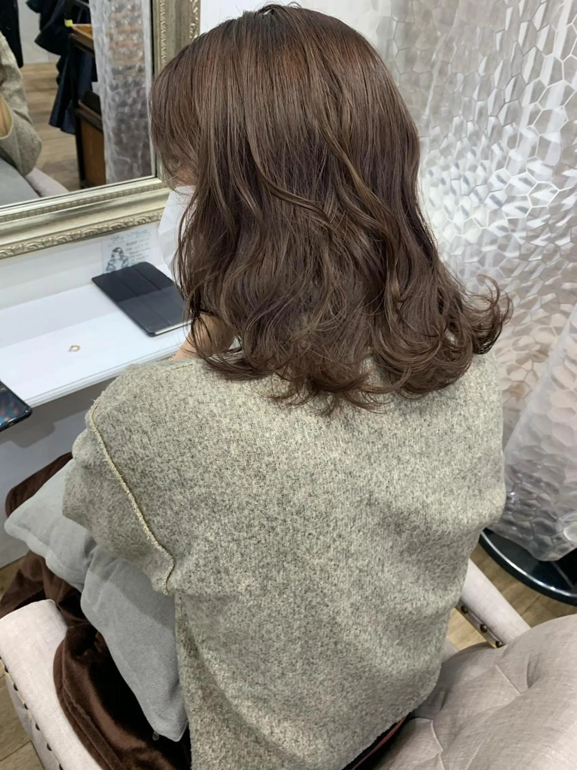 セミロング カラー ベージュカラー ブリーチ ココアベージュ ブリーチなしカラー レイヤー/顔周り /AKARIのヘアスタイル