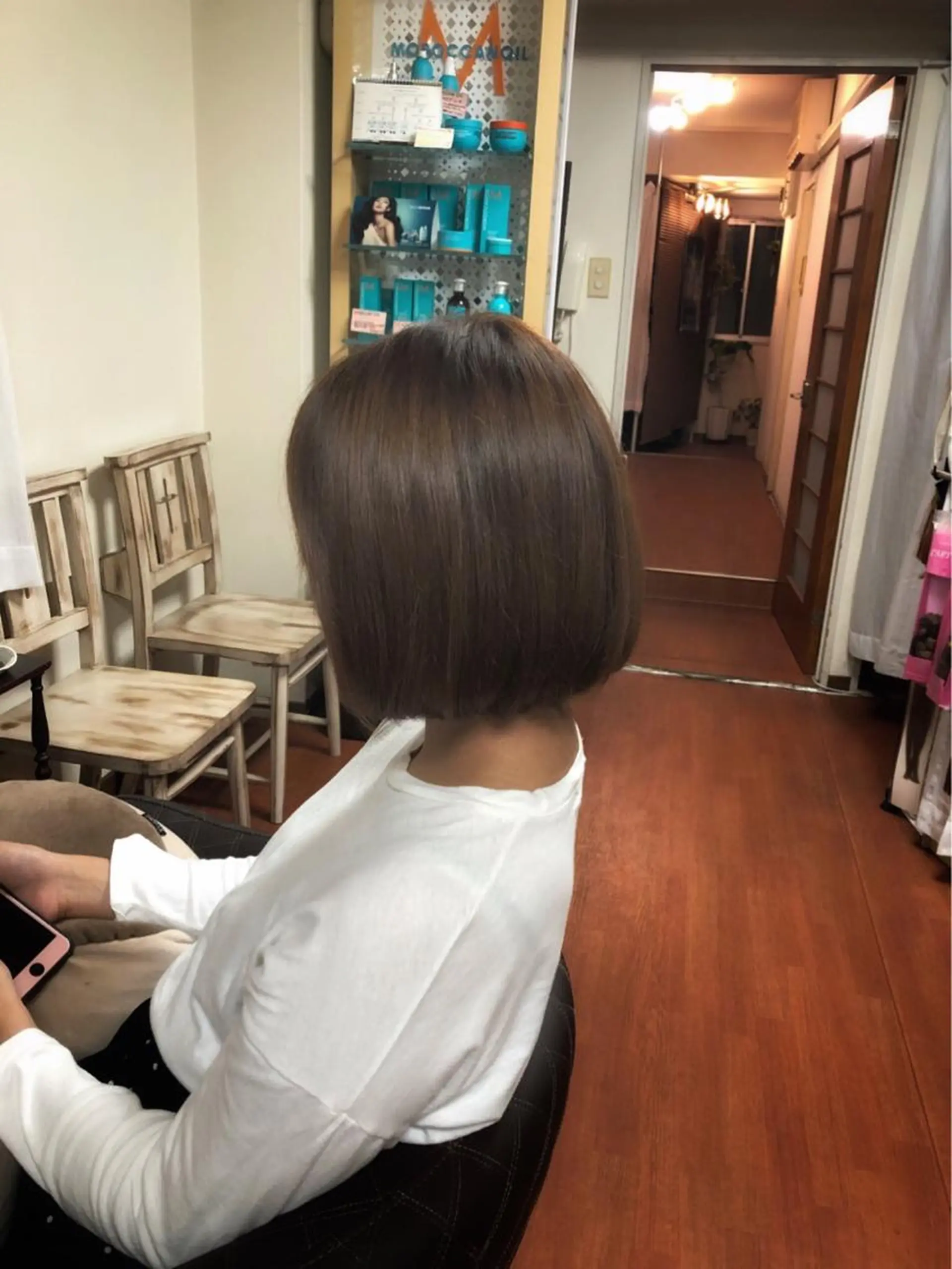 ミディアム カラー グレージュ ハイトーンカラー ボブ 是枝 さくらのヘアスタイル