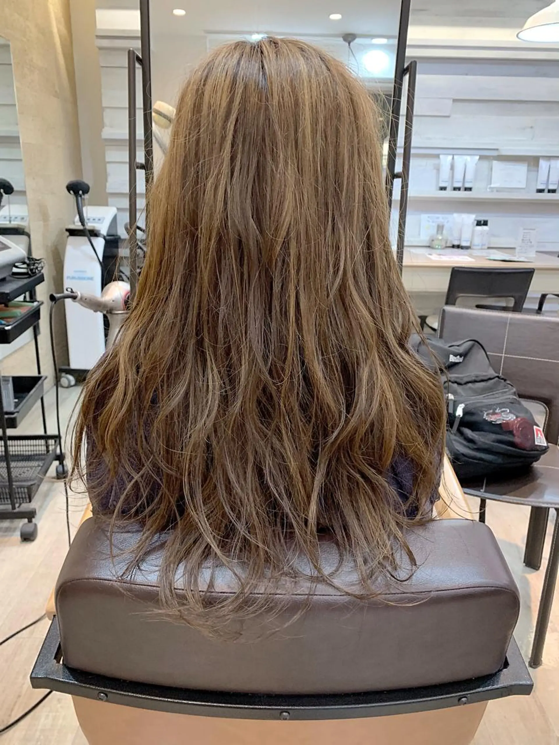 ロング カラー 🌈re-room EIKI🇰🇷のヘアスタイル