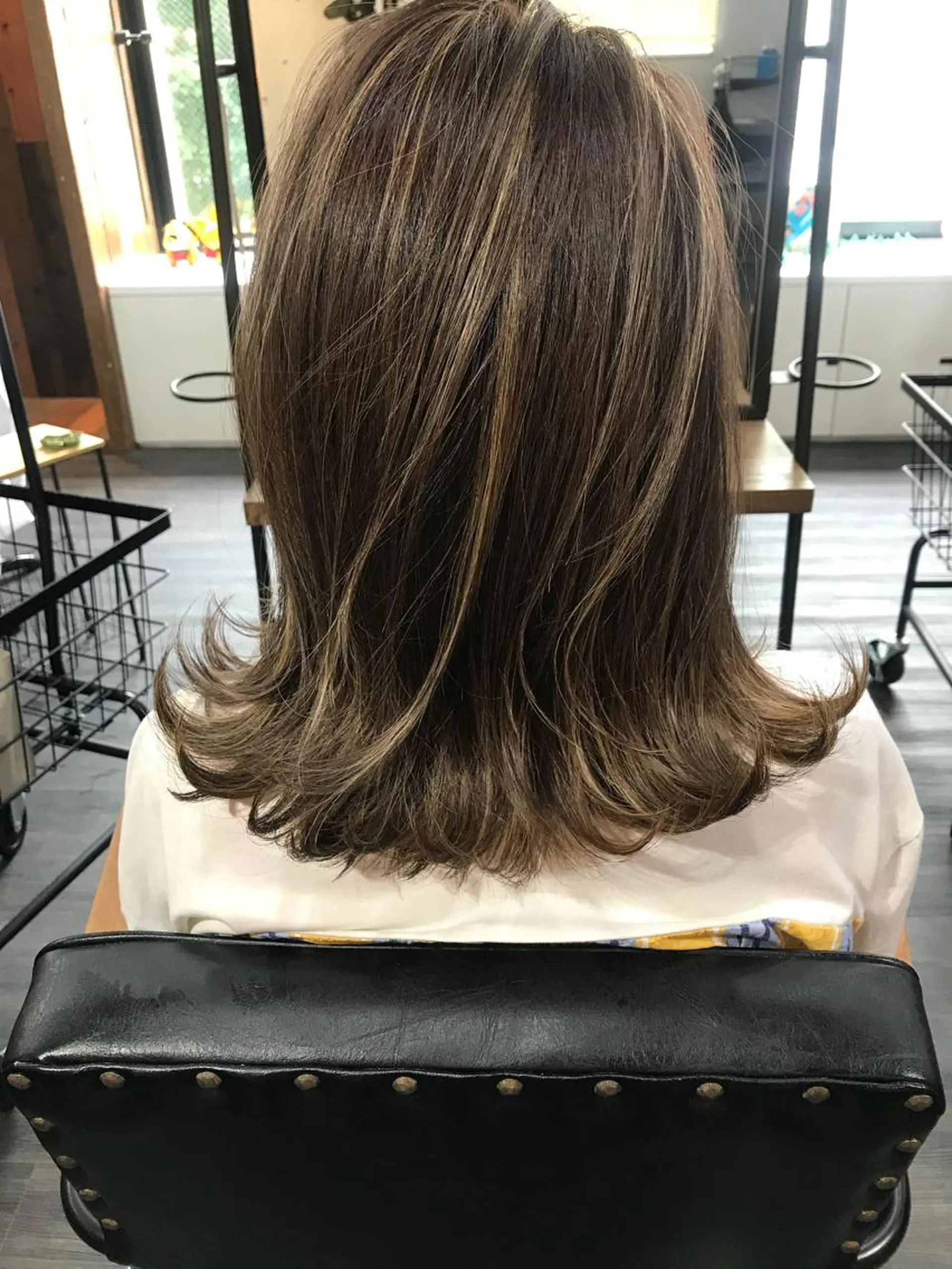 ミディアム ハイライト 家田 竜のヘアスタイル