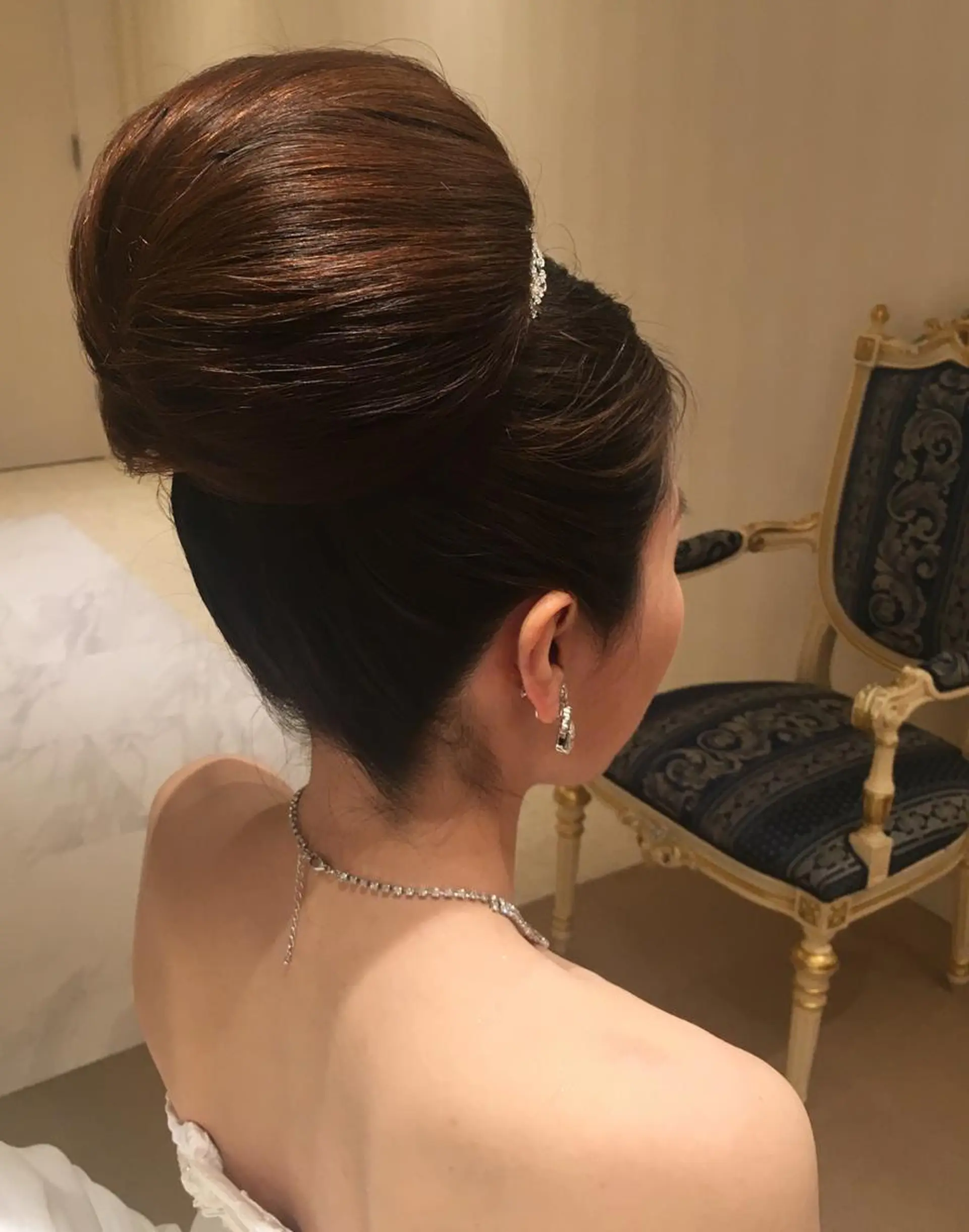 ロング ヘアアレンジ お団子ヘア ヘアアンドメイクムタ 新居のヘアスタイル