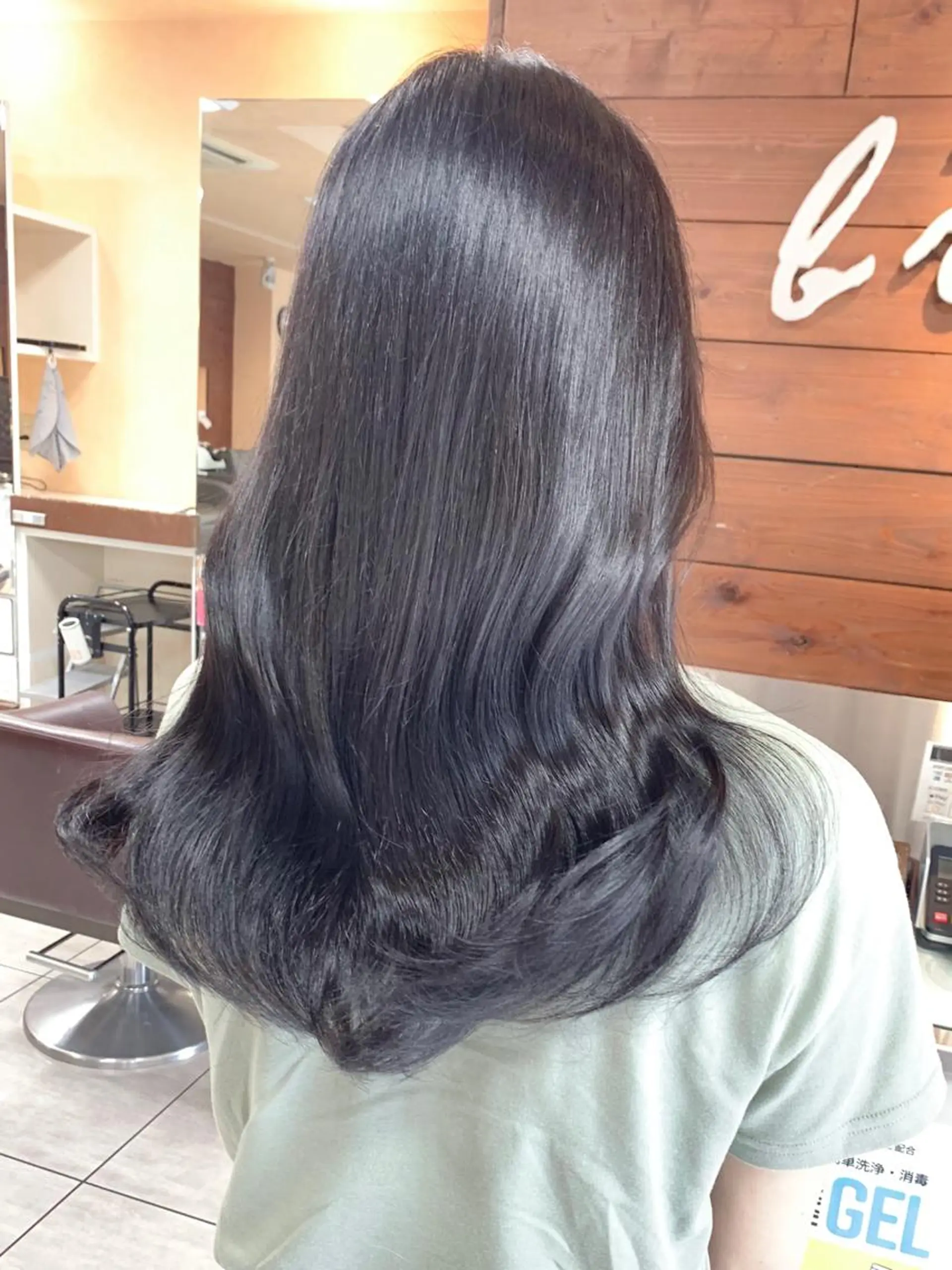 セミロング ヘアカラー 🫧艶髪カラー🫧 森本くるみのヘアスタイル