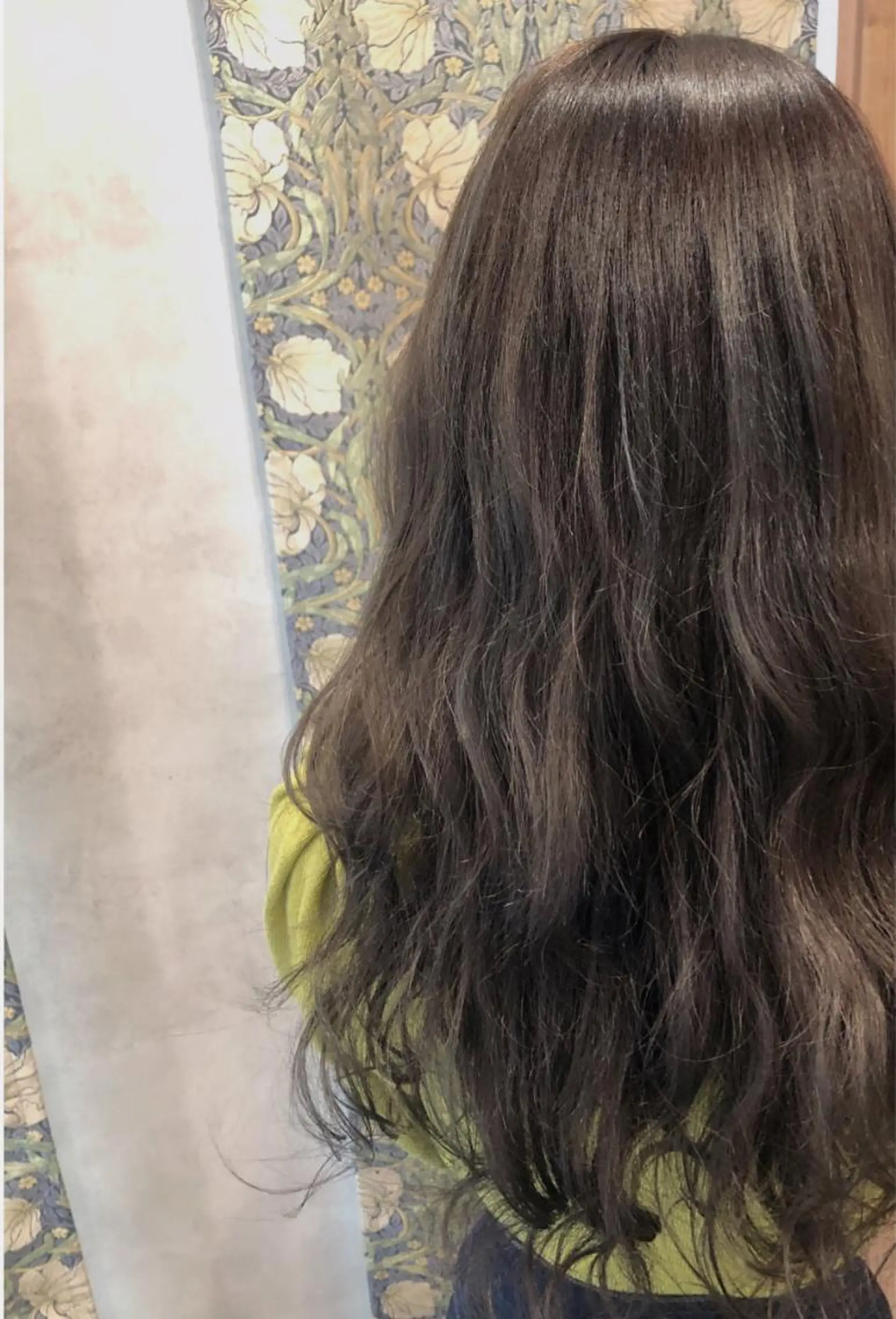 ロング カラー アッシュ アッシュグレー ハイライトカラー ハイライト 野咲き 美容室のマツエク・マツパデザイン