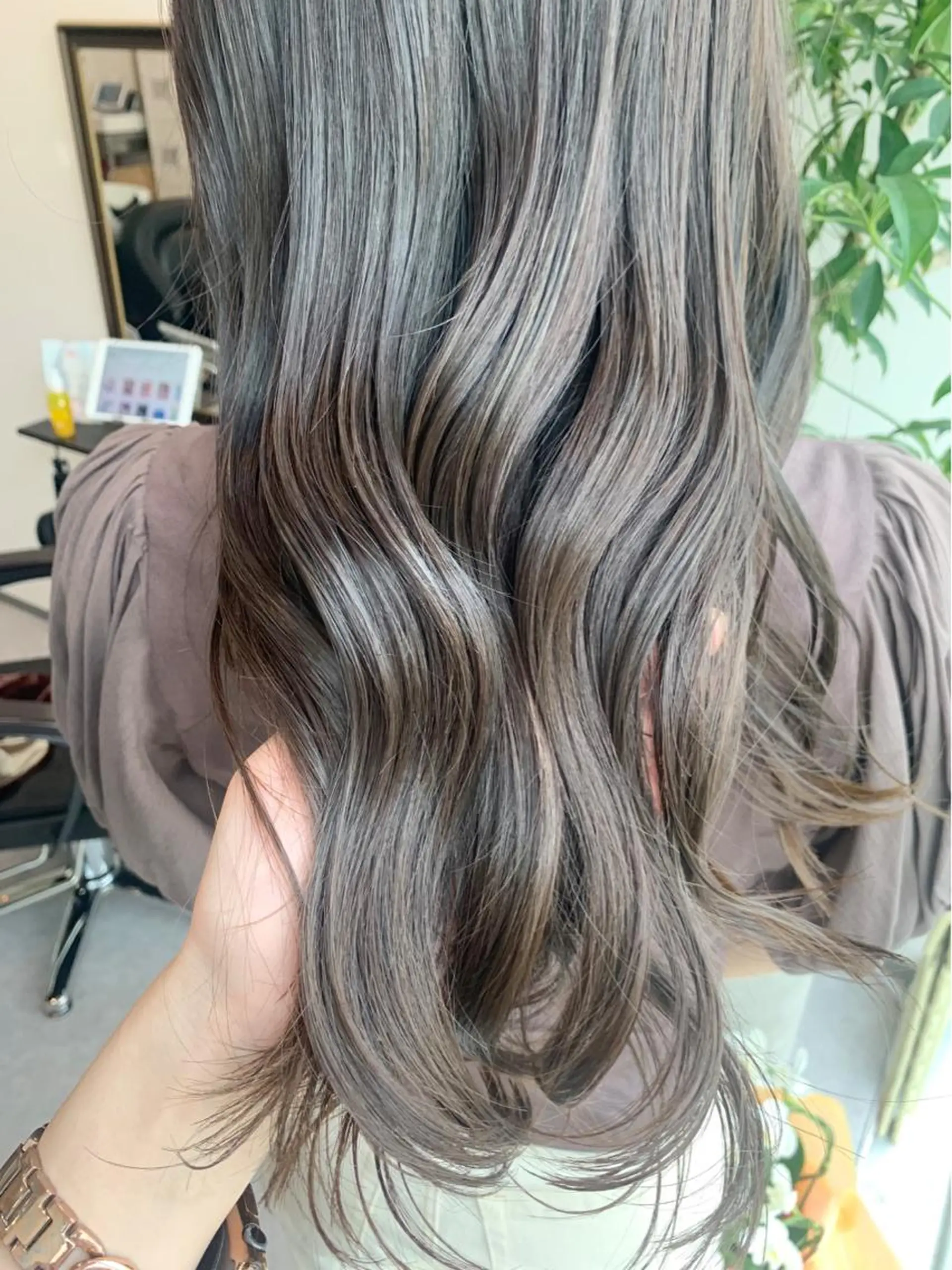 ロング カラー イルミナカラー 小顔カット トリートメント カット ヘアカラー トリートメント 酸熱トリートメント/ 髪質改善🌟玉井香奈のヘアスタイル