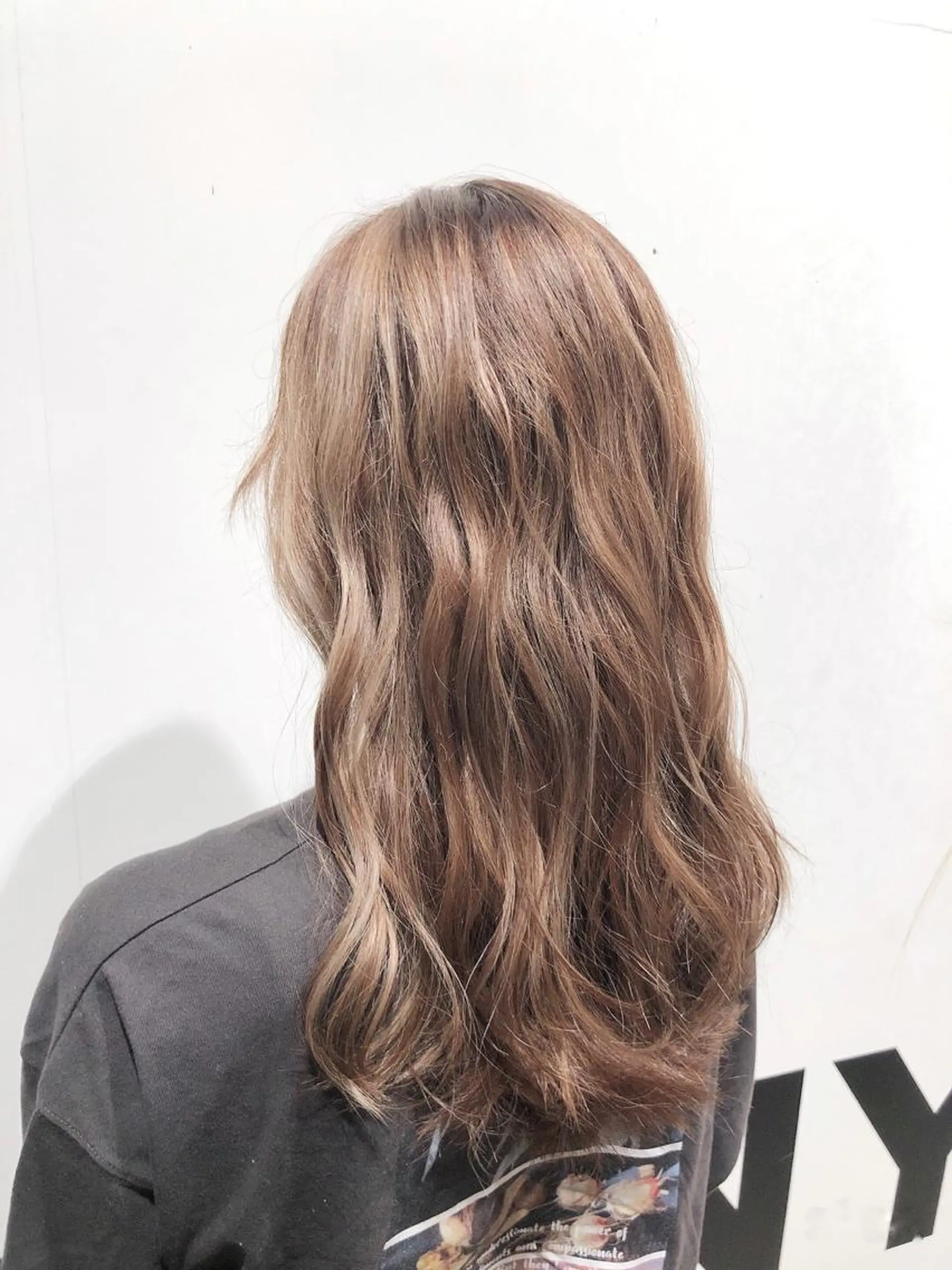 セミロング カット トリートメント ブリーチカラー✨ 駒場　笙のヘアスタイル