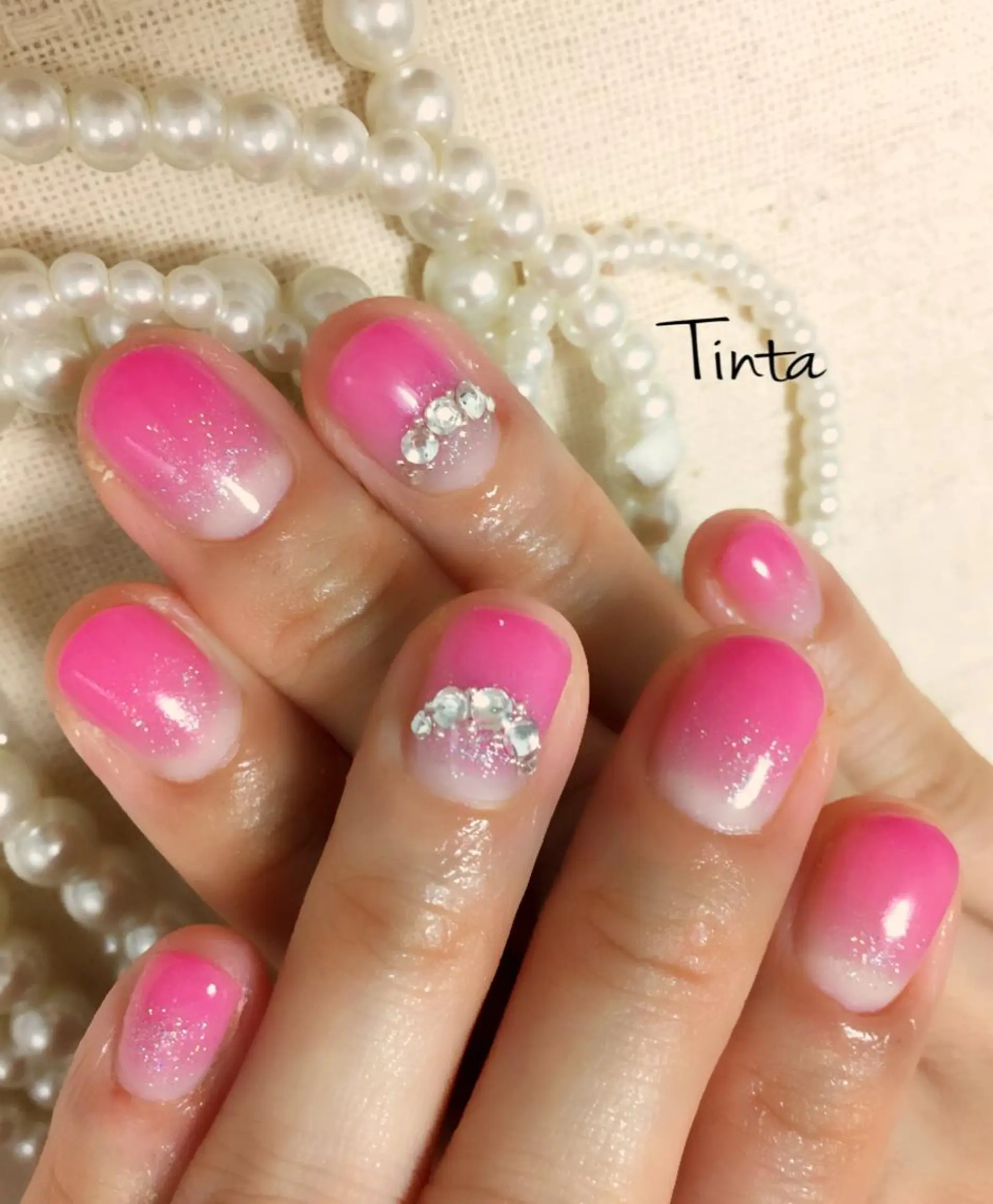 ネイル グラデーション キラキラネイル ピンク ネイルサロン ティンタ所属・馬場 典子のネイルデザイン