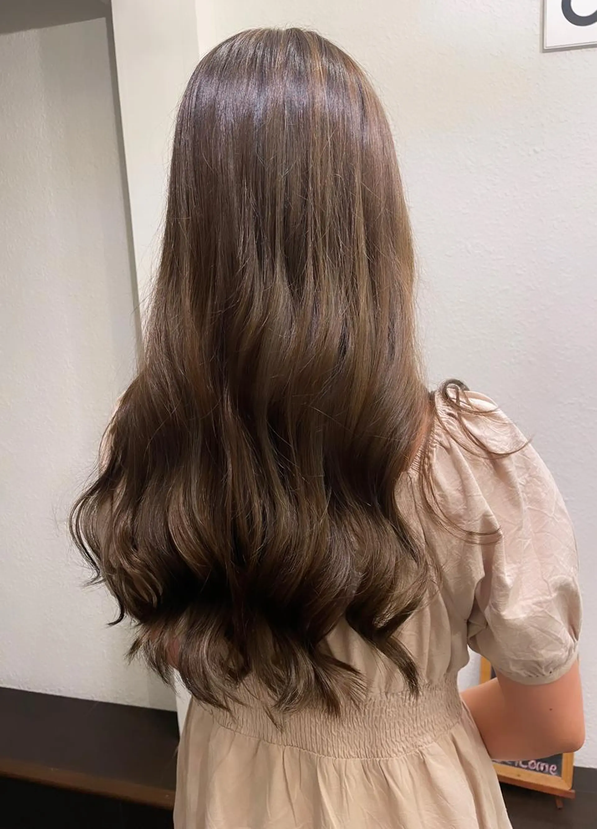 ロング ハイライト 難波 茜のヘアスタイル