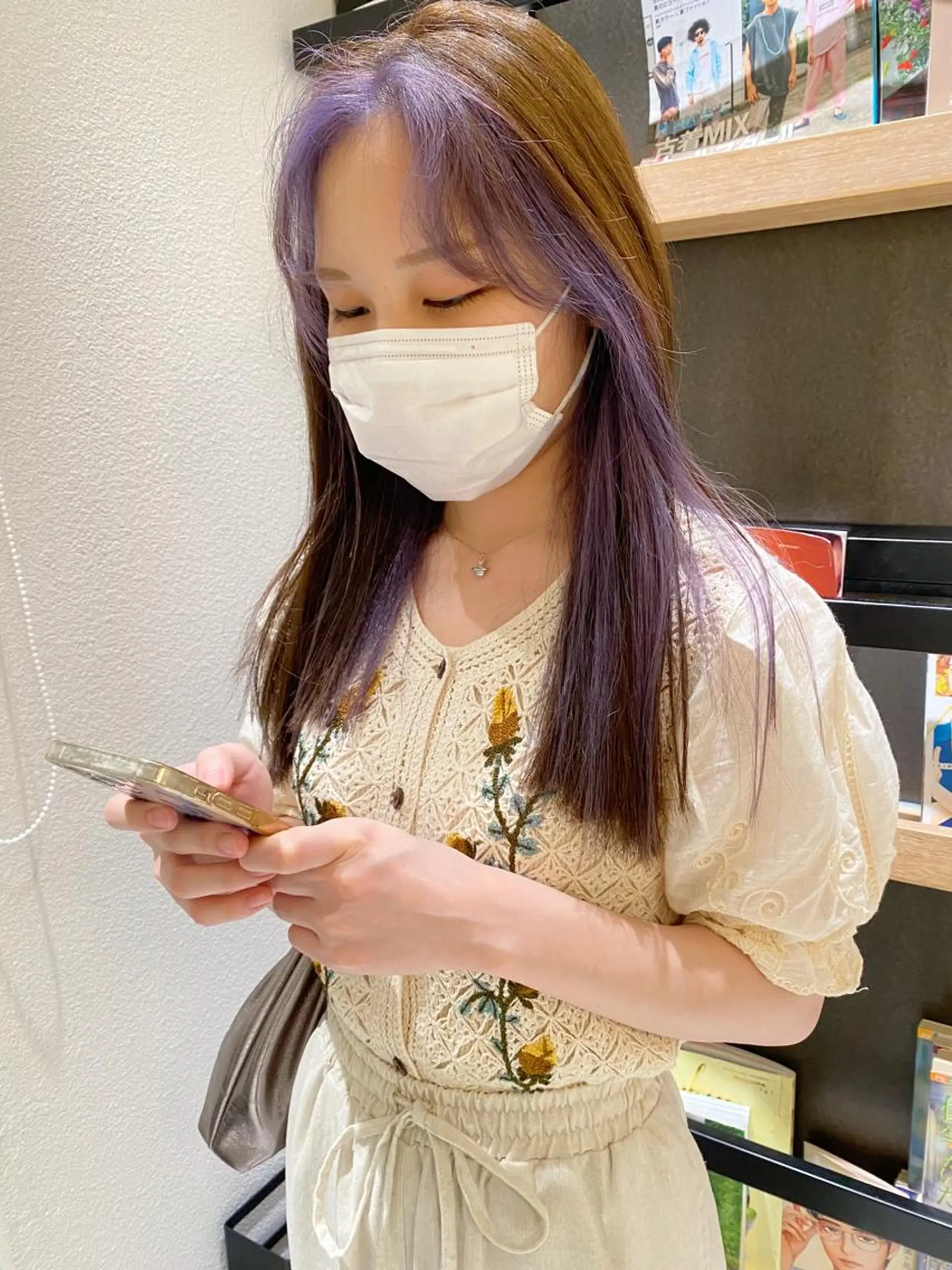 ロング カラー ベージュカラー ラベンダーカラー ホワイトベージュ Pros所属・nana/レイヤー /酸性ストレートのヘアスタイル