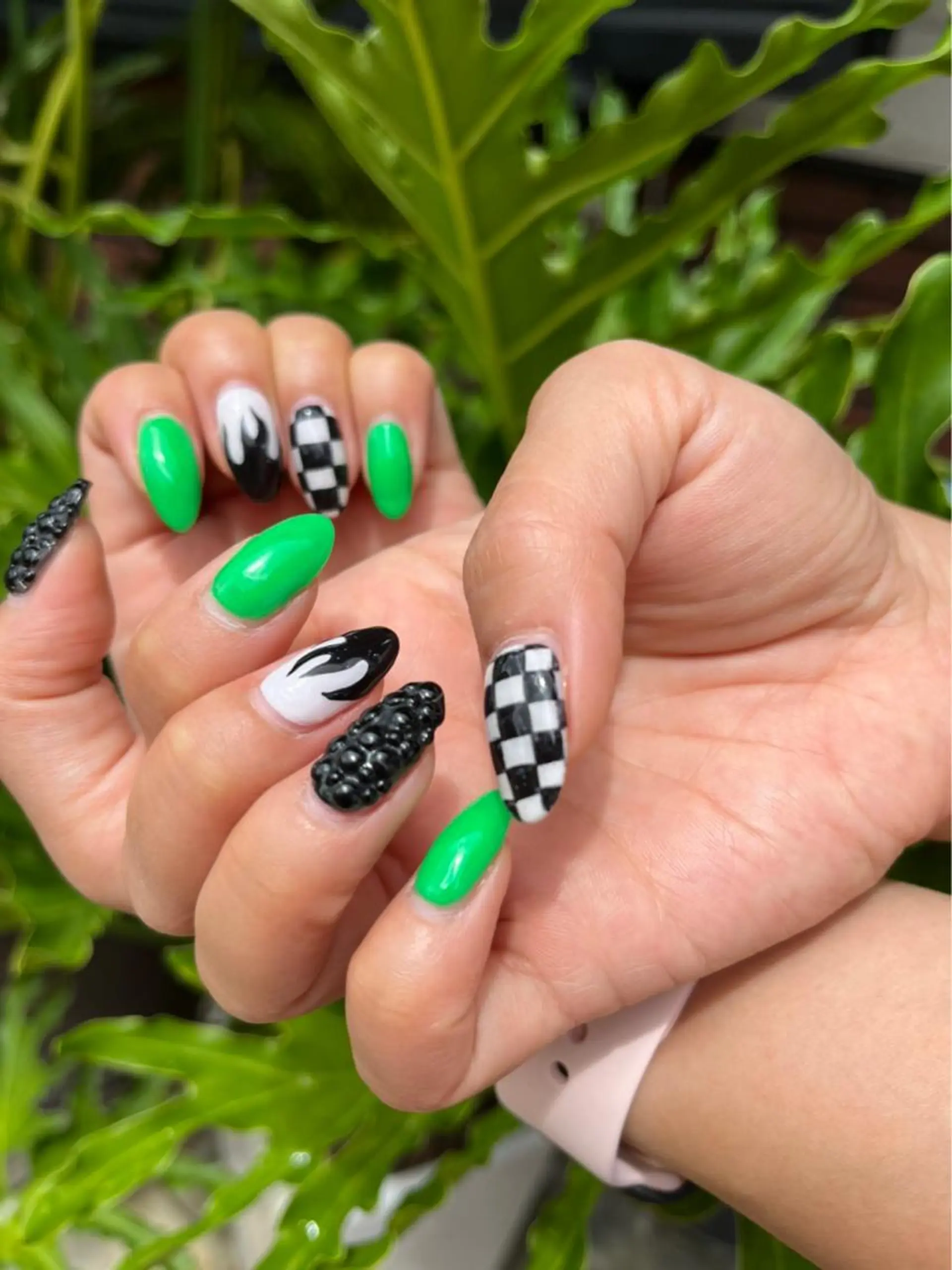 ネイル 岸本 千慧のネイルデザイン