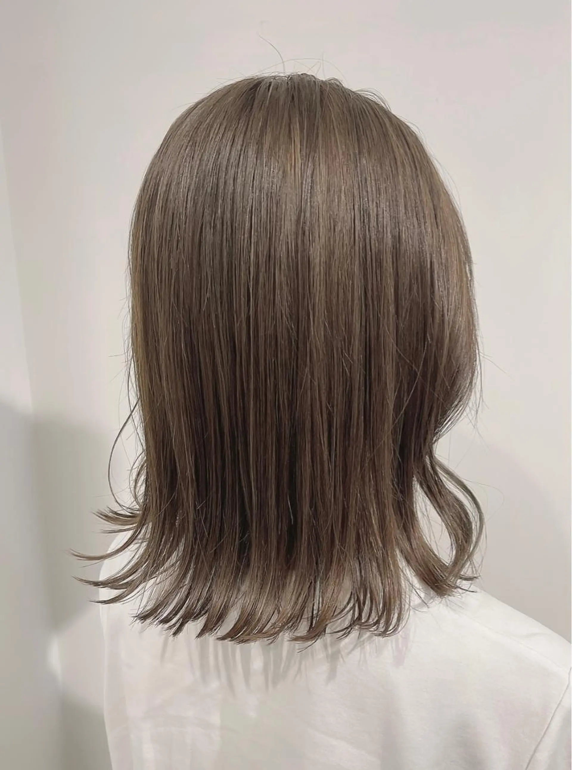 ミディアム カラー アッシュ アッシュブラウン バレイヤージュ ベージュカラー ブリーチ ヘアカラー トリートメント きむら かずきのヘアスタイル