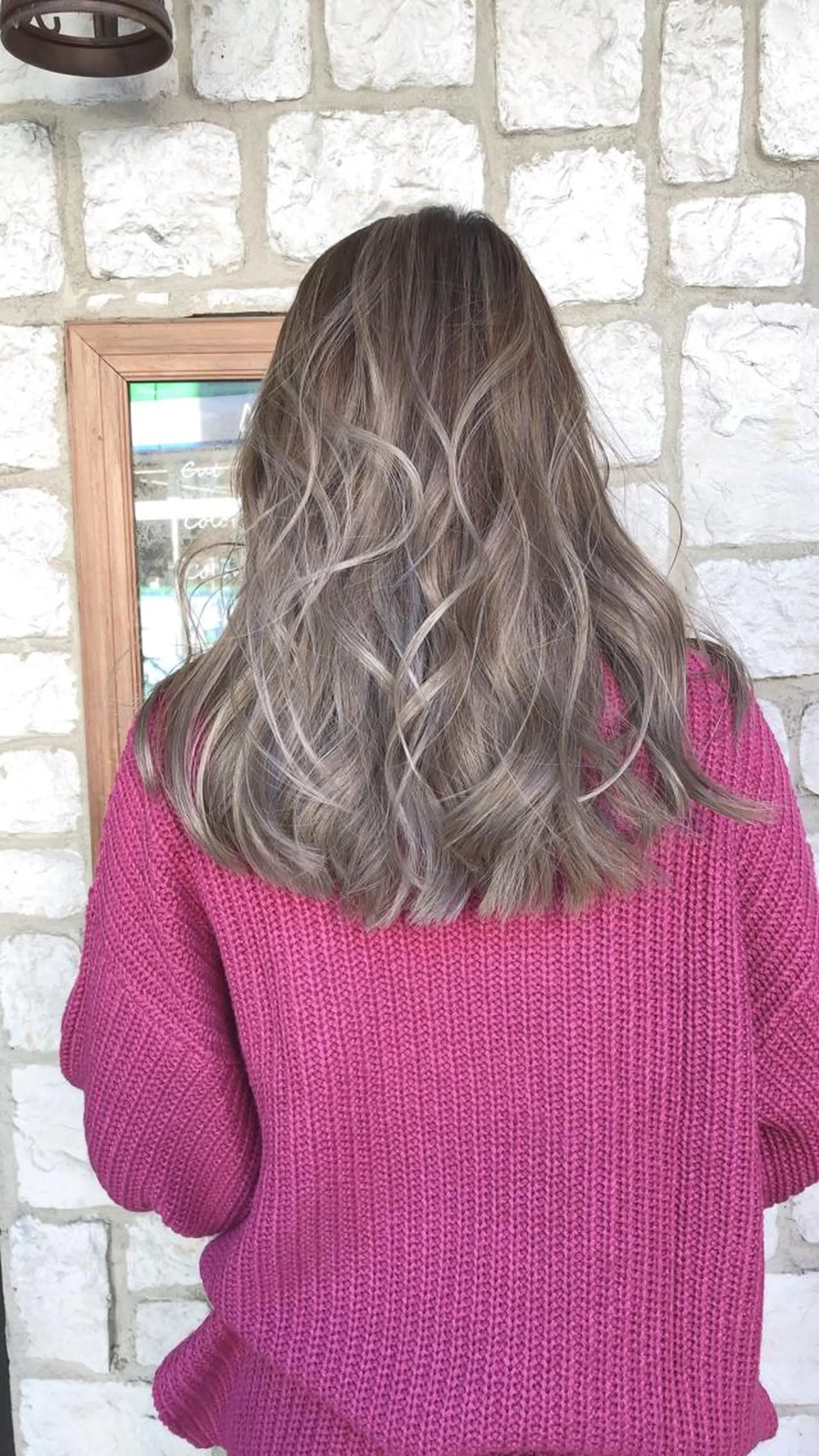 セミロング カラー パーマ ヘアアレンジ バレイヤージュ グレージュ ラベンダーカラー ラベンダーグレージュ ラベンダーグレー カット ヘアカラー トリートメント 髪質改善/透明感 OAK兵庫のヘアスタイル