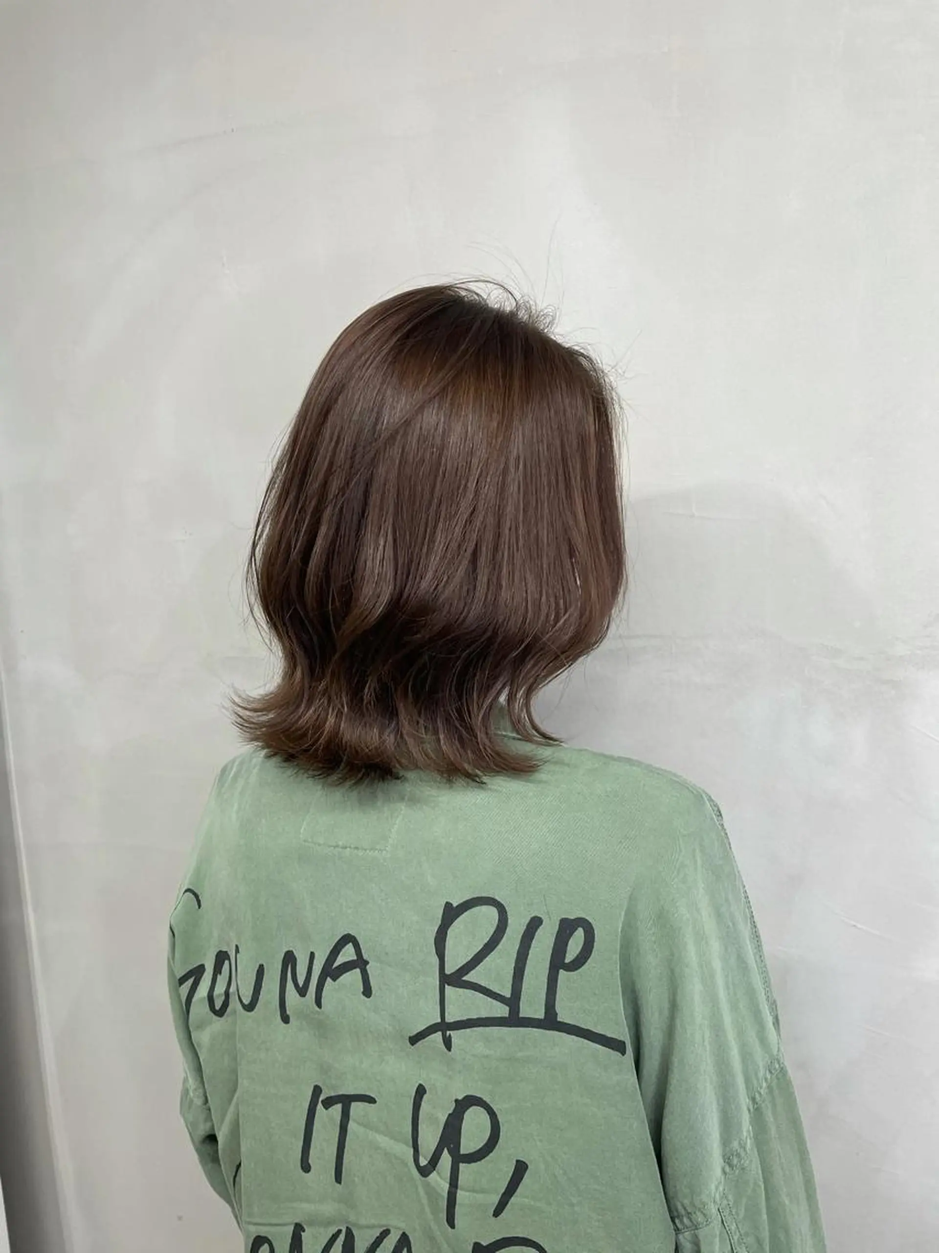 ミディアム カラー 透明感カラー ハイライトカラー ハイライト ヘアカラー 透け感カラー✂️ yuuのヘアスタイル