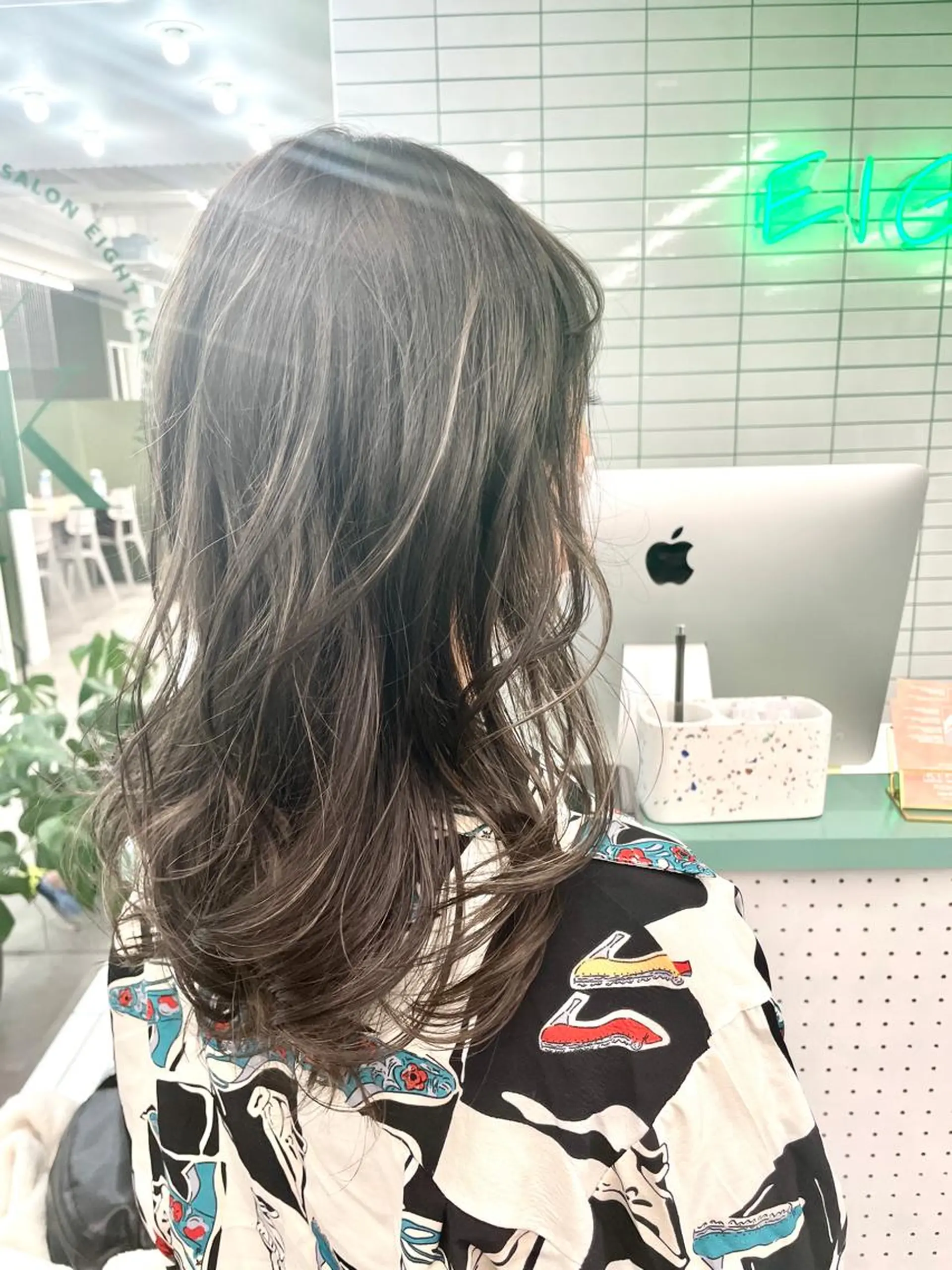 セミロング ハイライト カット ヘアカラー トリートメント 💚透明感カラー💚 ♻️本間♻️のヘアスタイル