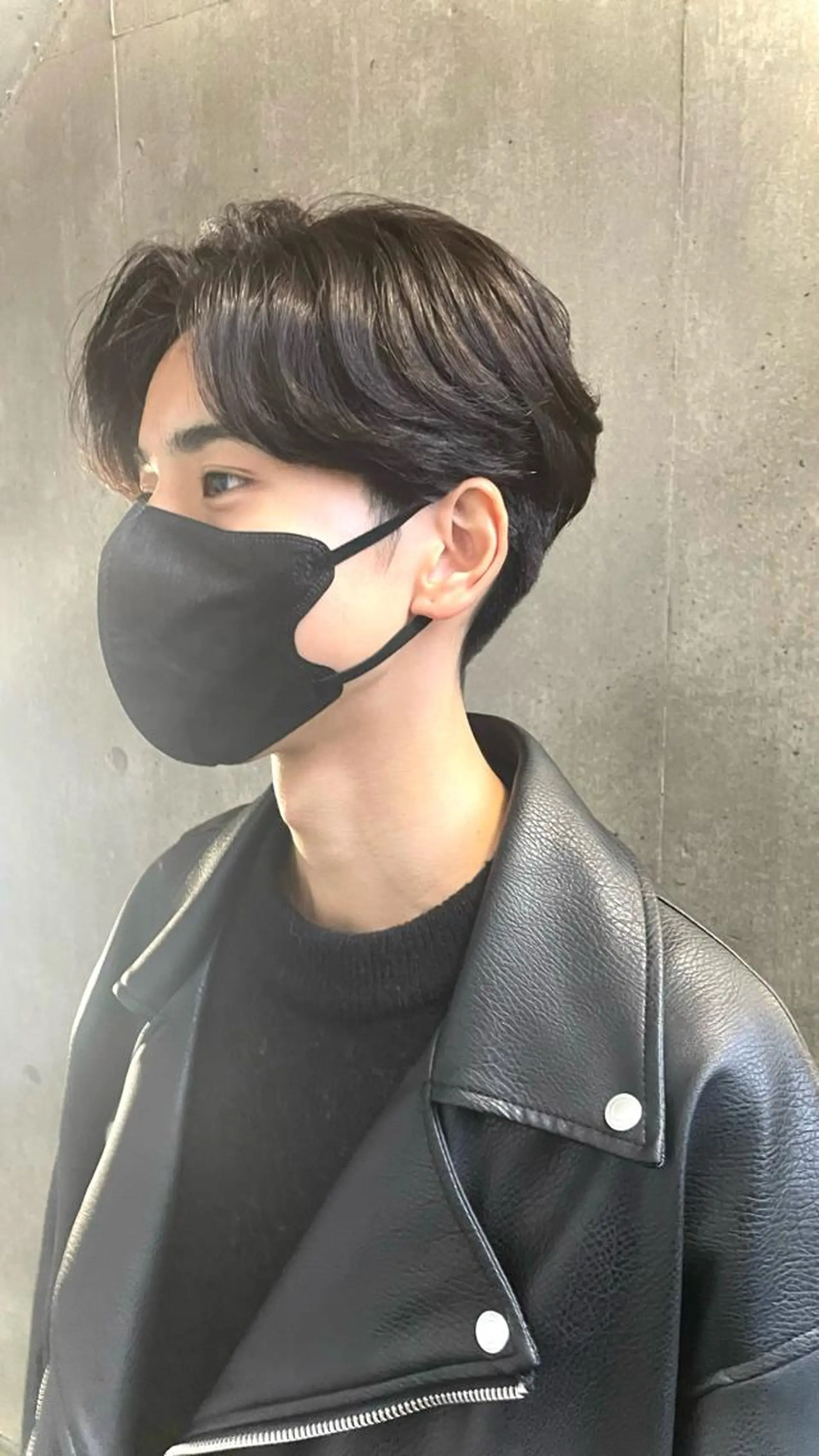 パーマ メンズ センターパート カルマパーマ メンズ韓国風 メンズパーマ メンズショート 松本平太郎美容室大宮店所属・もりたみかこ 美容師お休み中のヘアスタイル