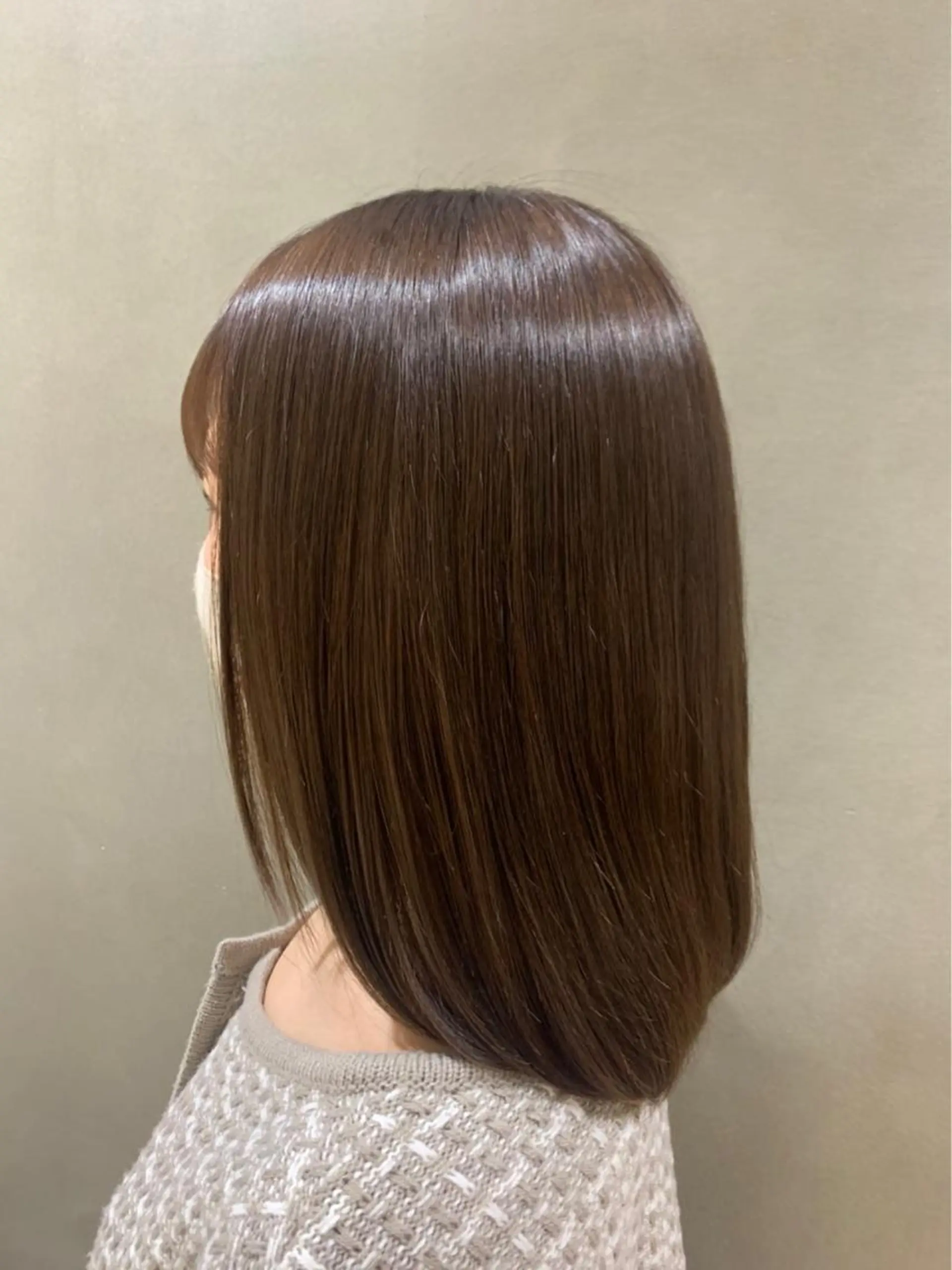 ミディアム 秋元 佳乃のヘアスタイル