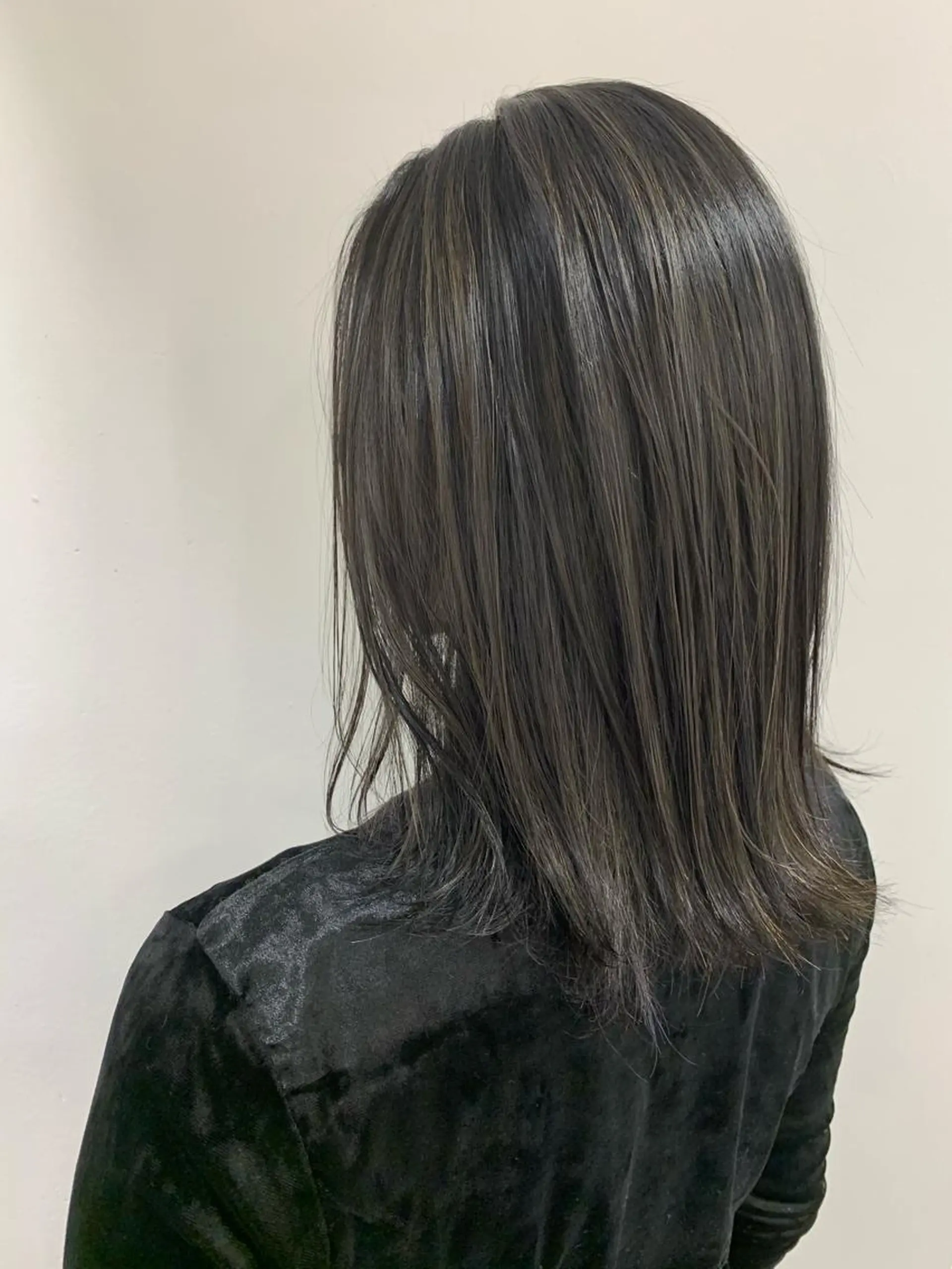 ミディアム 米津 優花のヘアスタイル