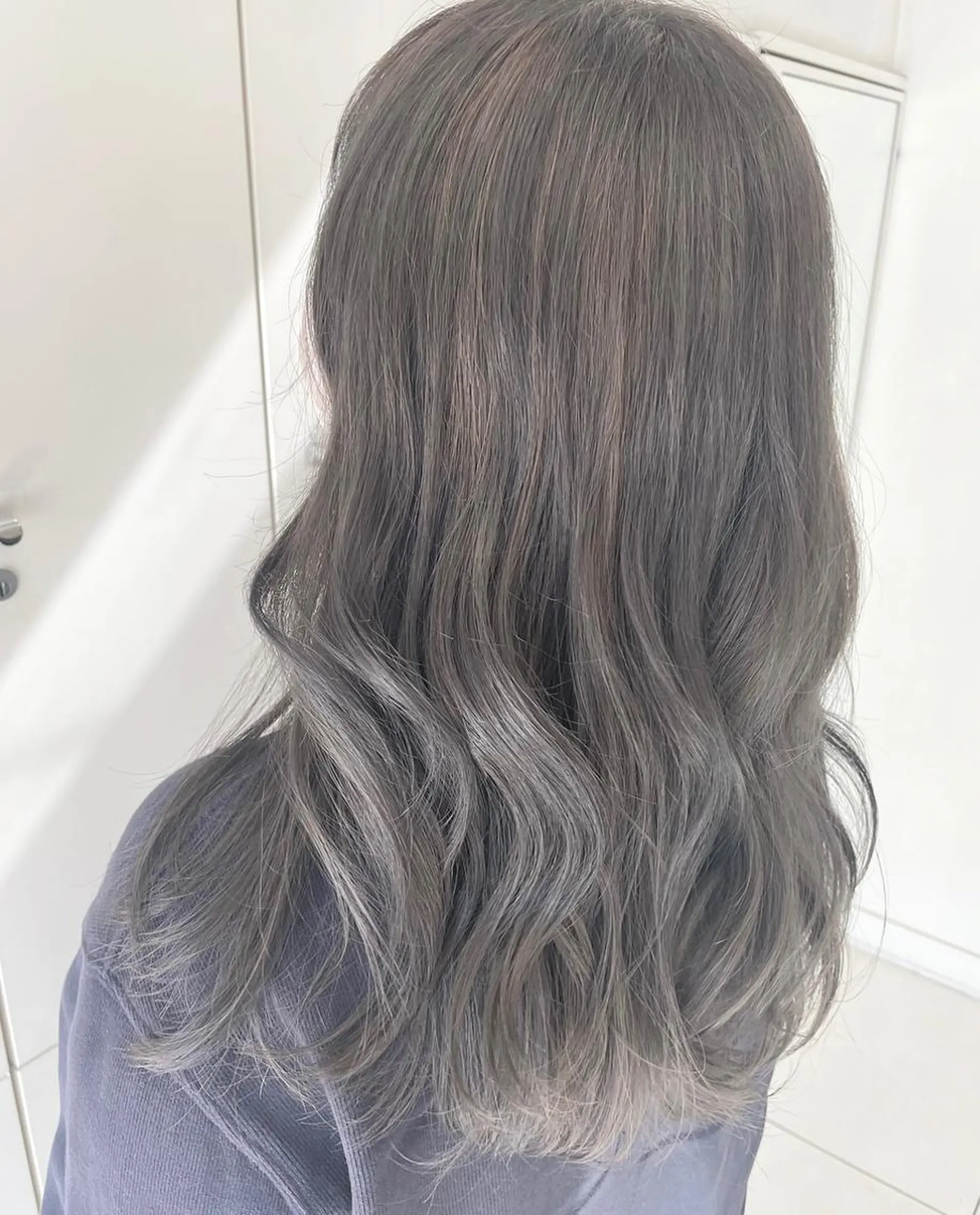 カラー 小濵 美月のヘアスタイル