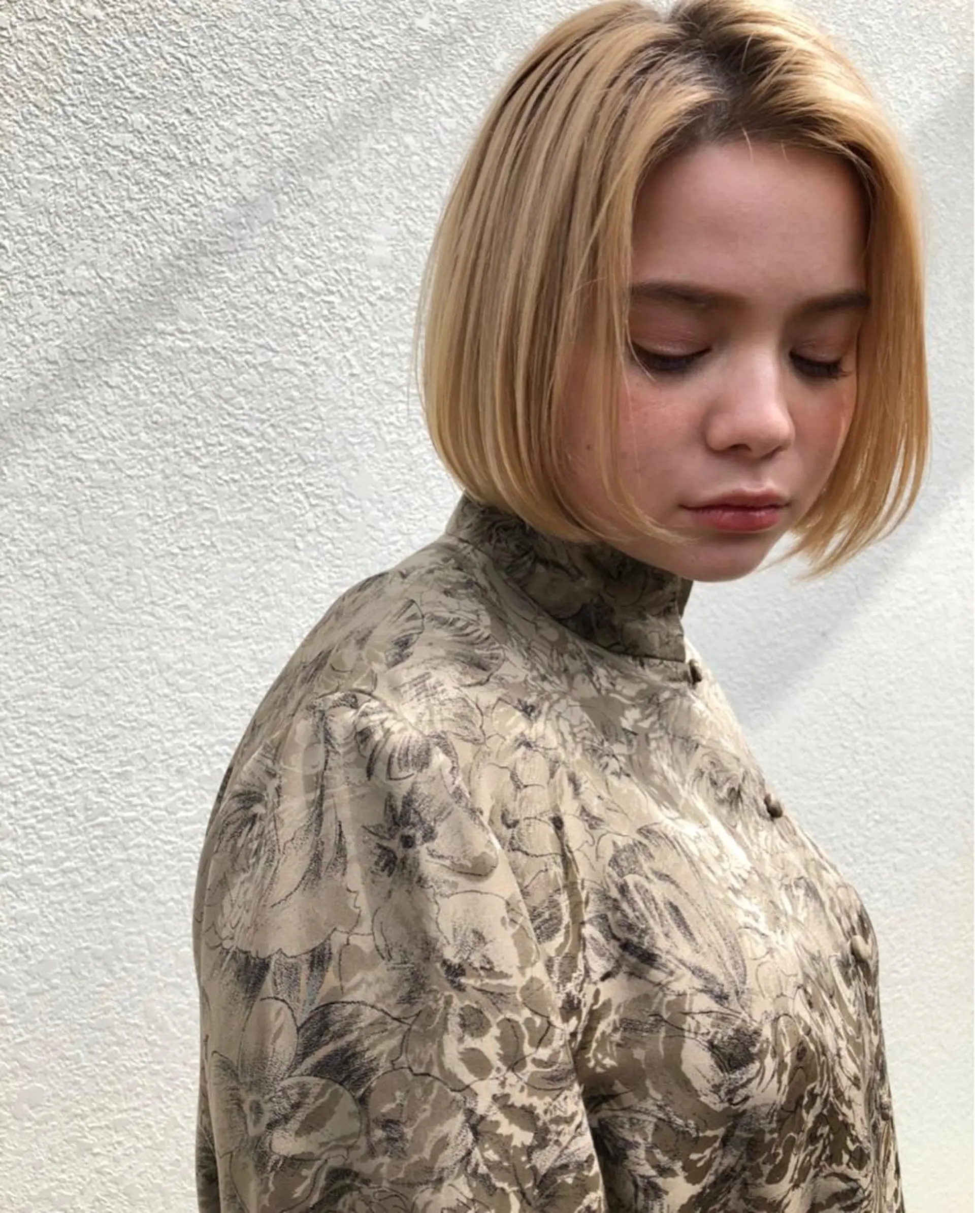 ミディアム カラー THE DAY所属・AKI HASHIMOTOのヘアスタイル