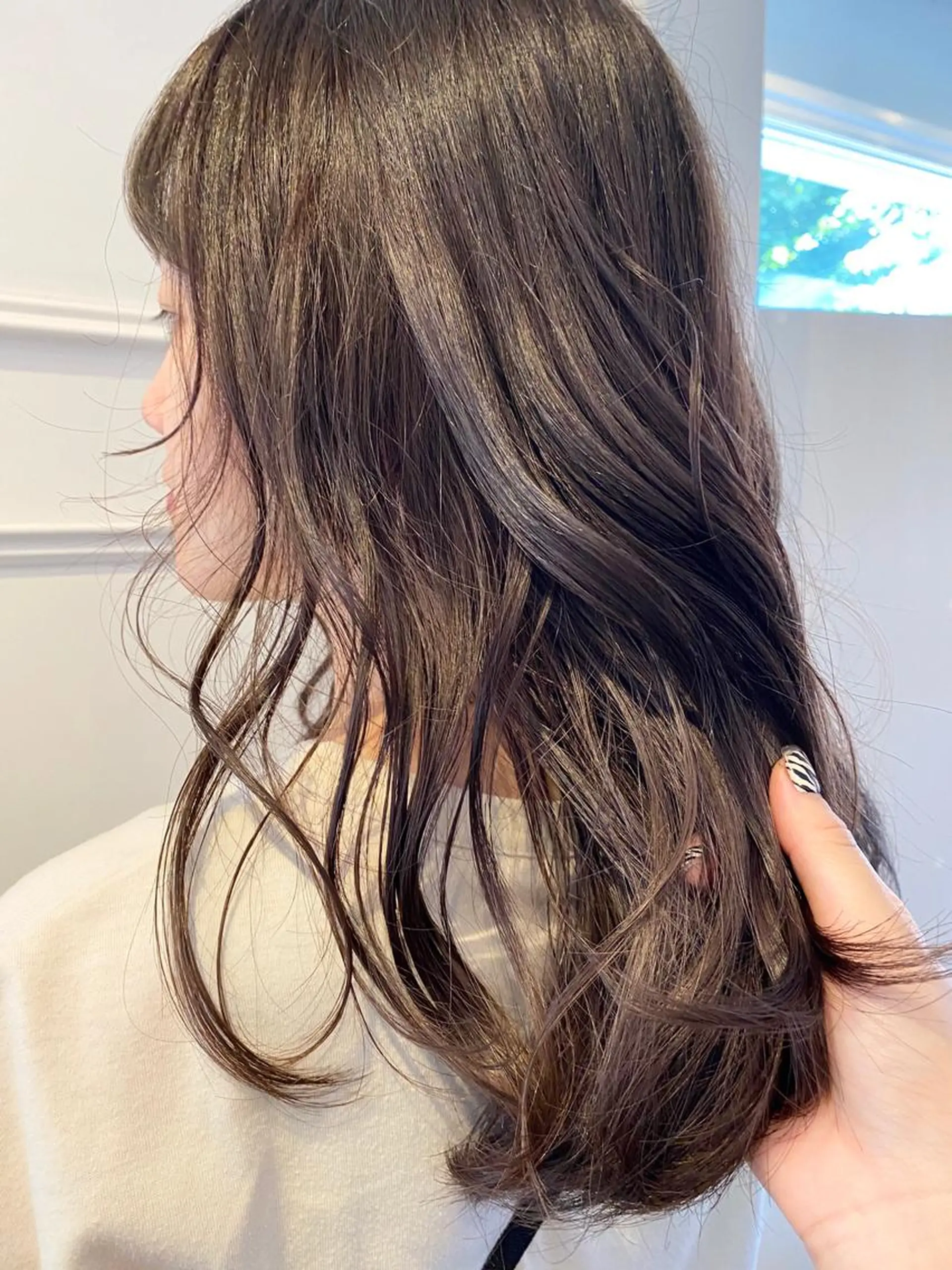 ロング カラー 安藤 佑衣のヘアスタイル