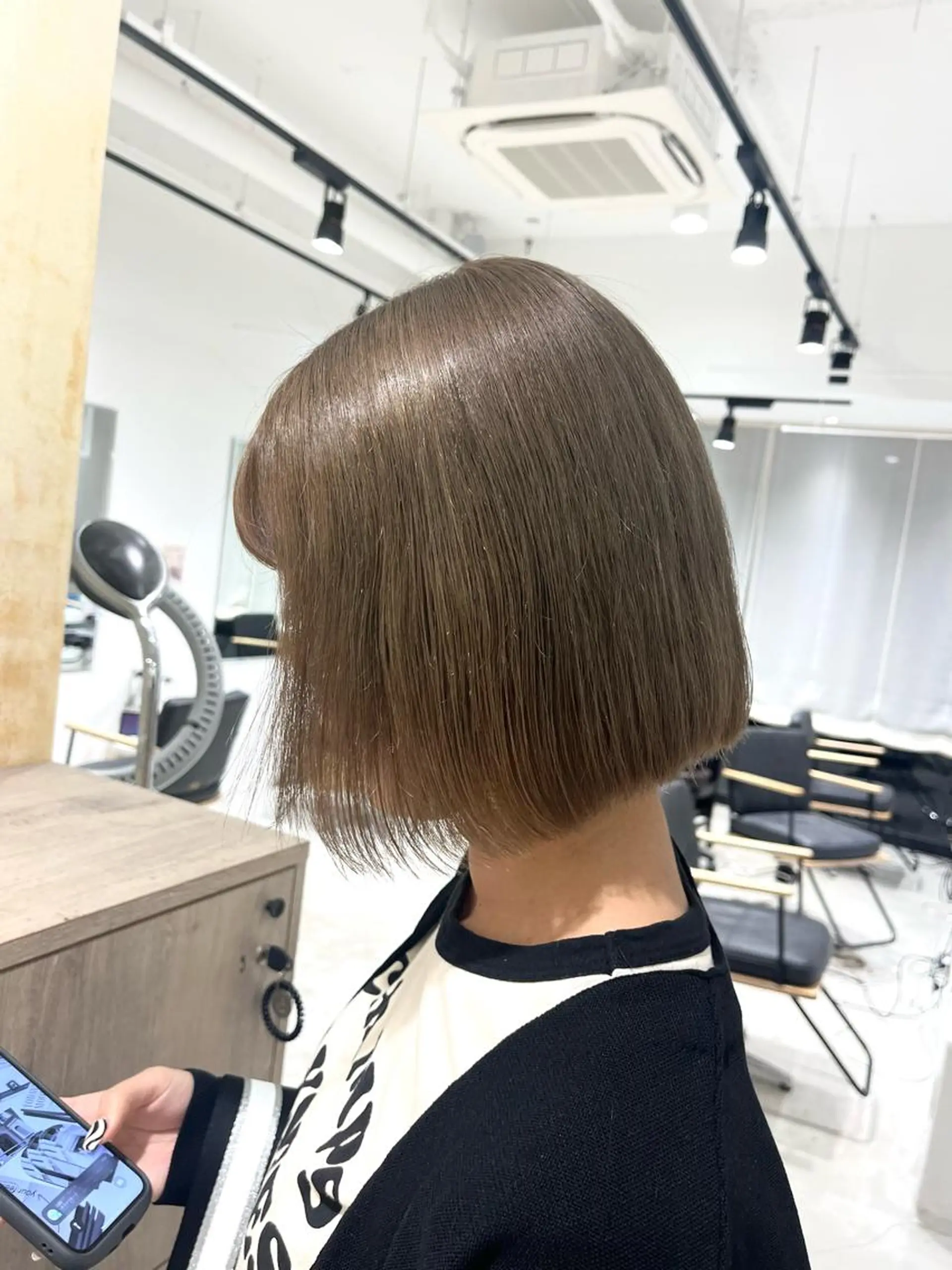 ショート カラー ベージュカラー ミルクティーベージュ カット ヘアカラー ボブ/美髪矯正 /佐藤　奈巳のヘアスタイル