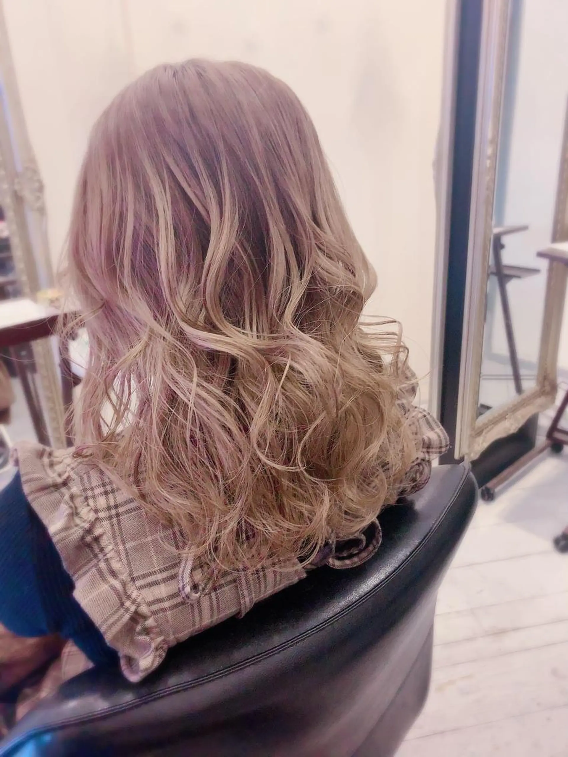 ロング カラー ケアブリーチ&シール エクステの店和田翔莉のヘアスタイル