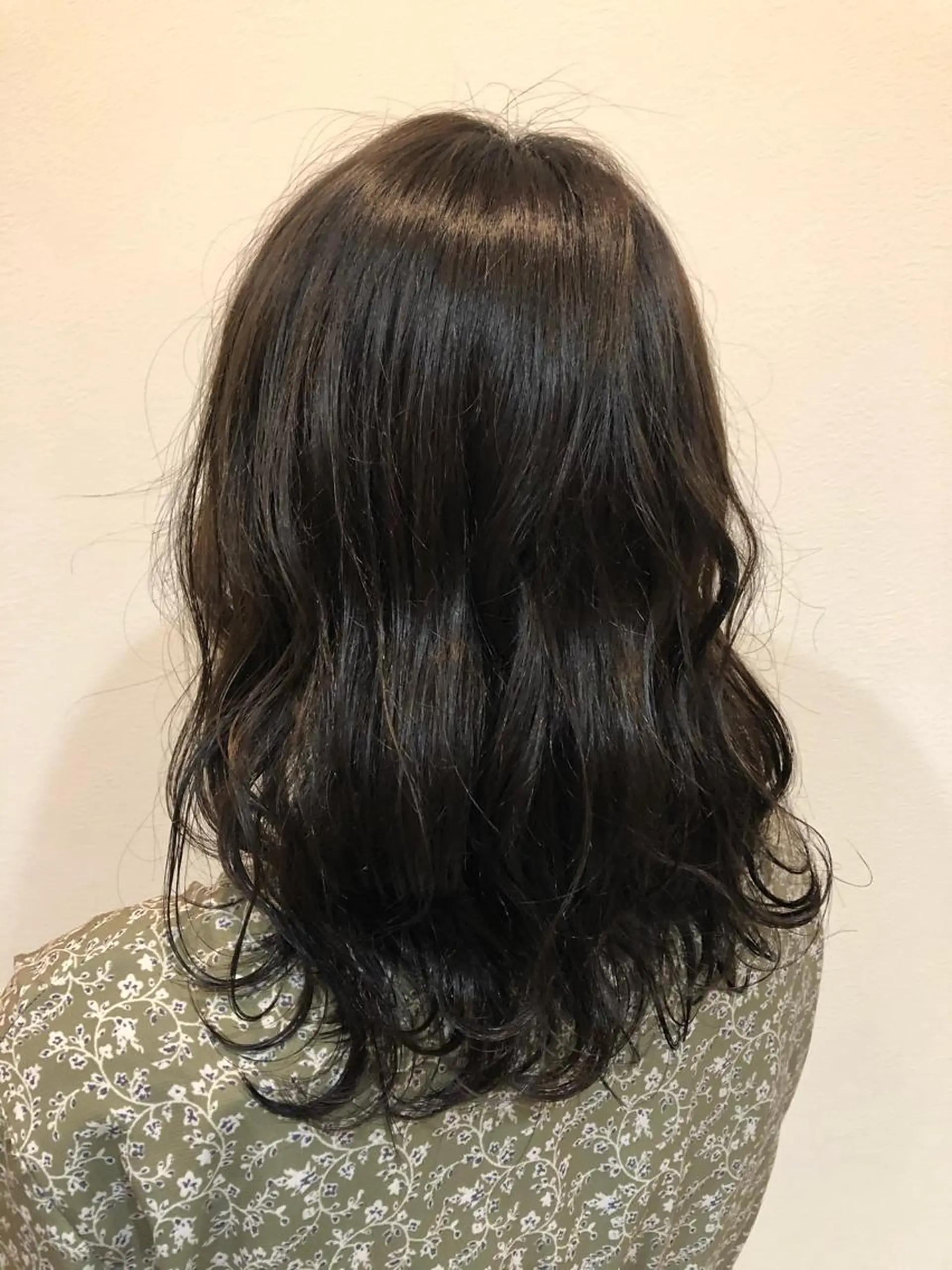 ミディアム カラー カット ヘアカラー トリートメント 森田 真由のヘアスタイル