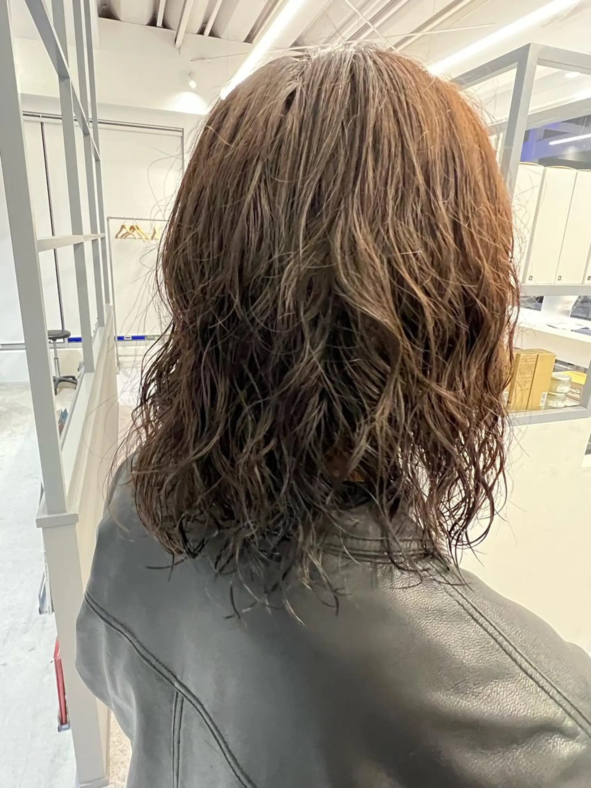 ミディアム パーマ 𝑬𝑰𝑲𝑰/ 金沢駅西口店のヘアスタイル