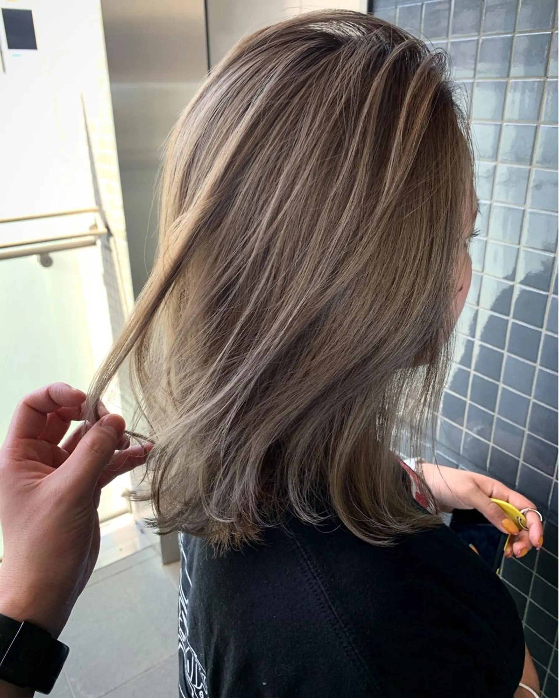 ミディアム カラー バレイヤージュ レイヤーカット 髪質改善サロン 心斎橋ARCHEのヘアスタイル