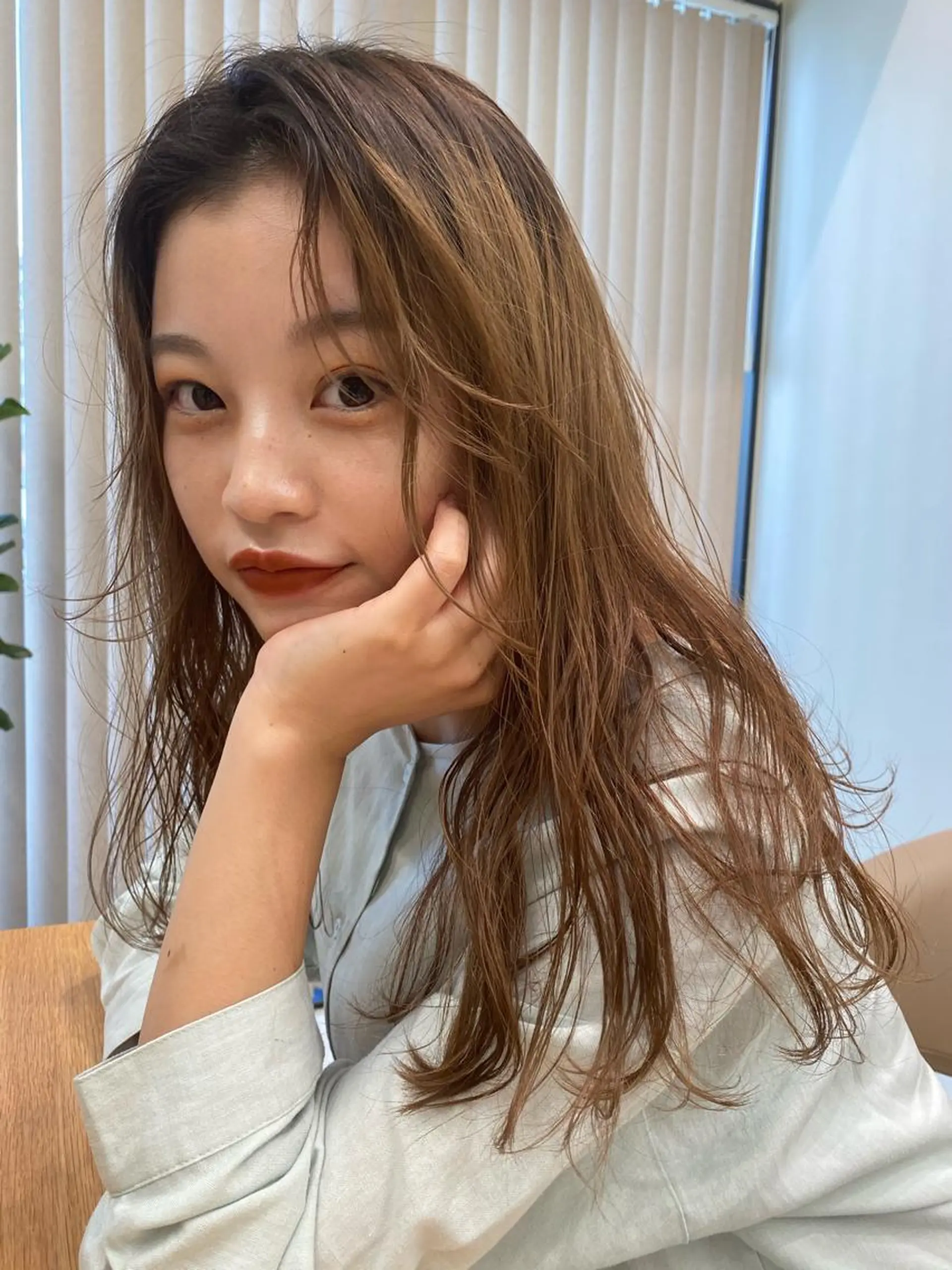 セミロング セミロングパーマ ブリーチなしWカラー 🎀韓国ヘア/amiのヘアスタイル