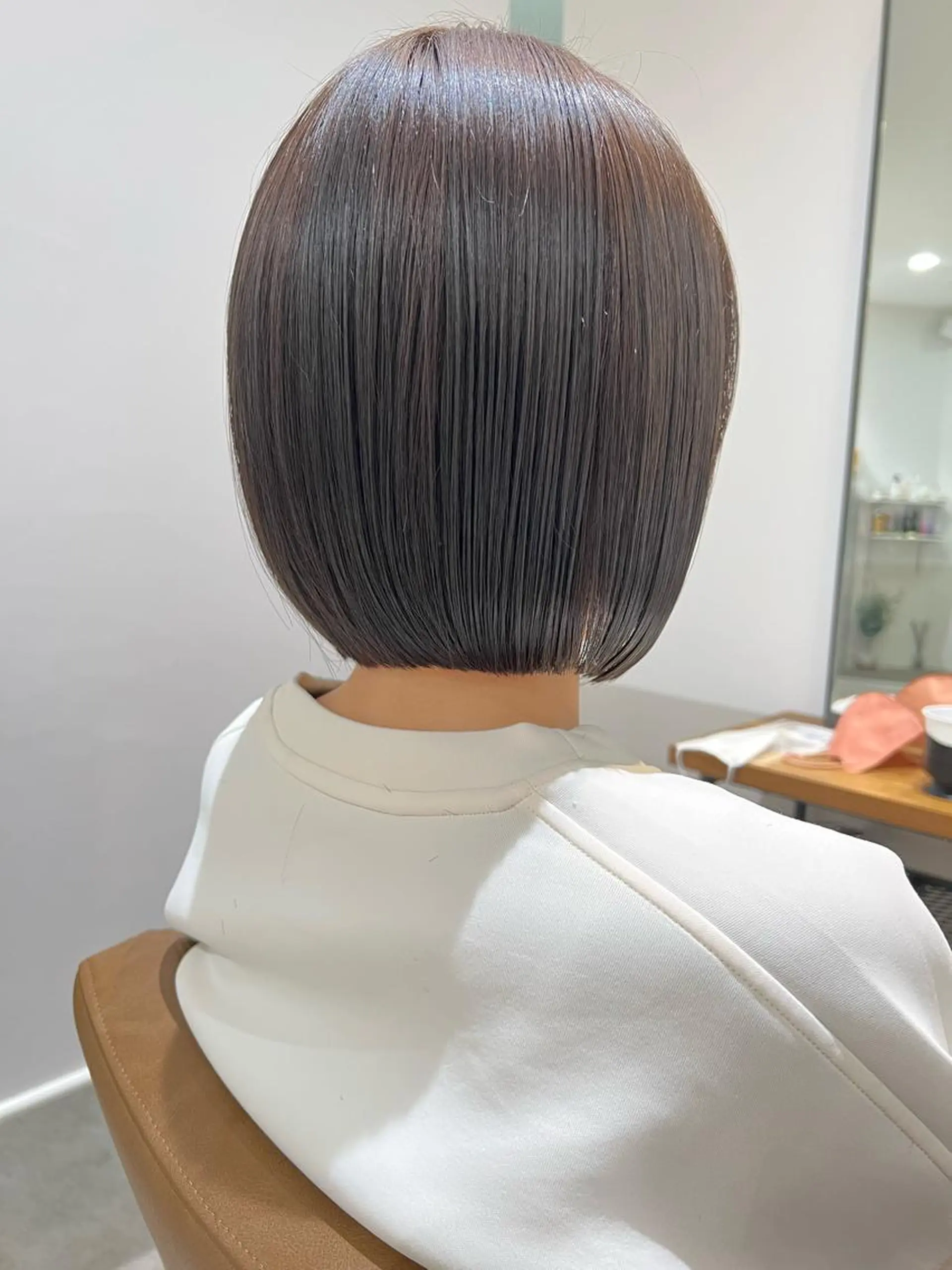 ショート ボブ 顔まわりカラー特化 赤津百合絵のヘアスタイル