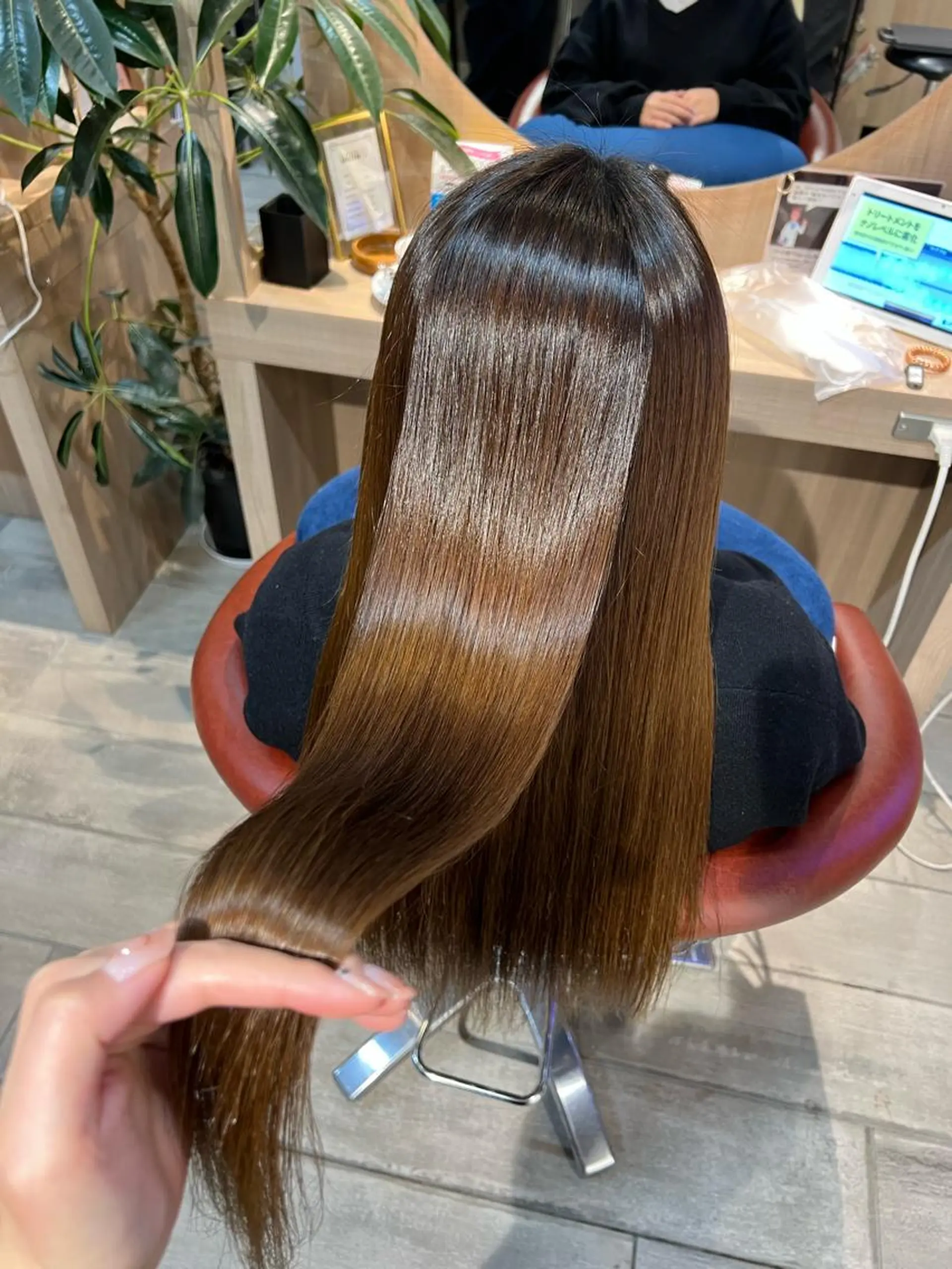 ロング LONESS GINZA所属・FUJIIKANON /ケア‪透明感カラーのヘアスタイル