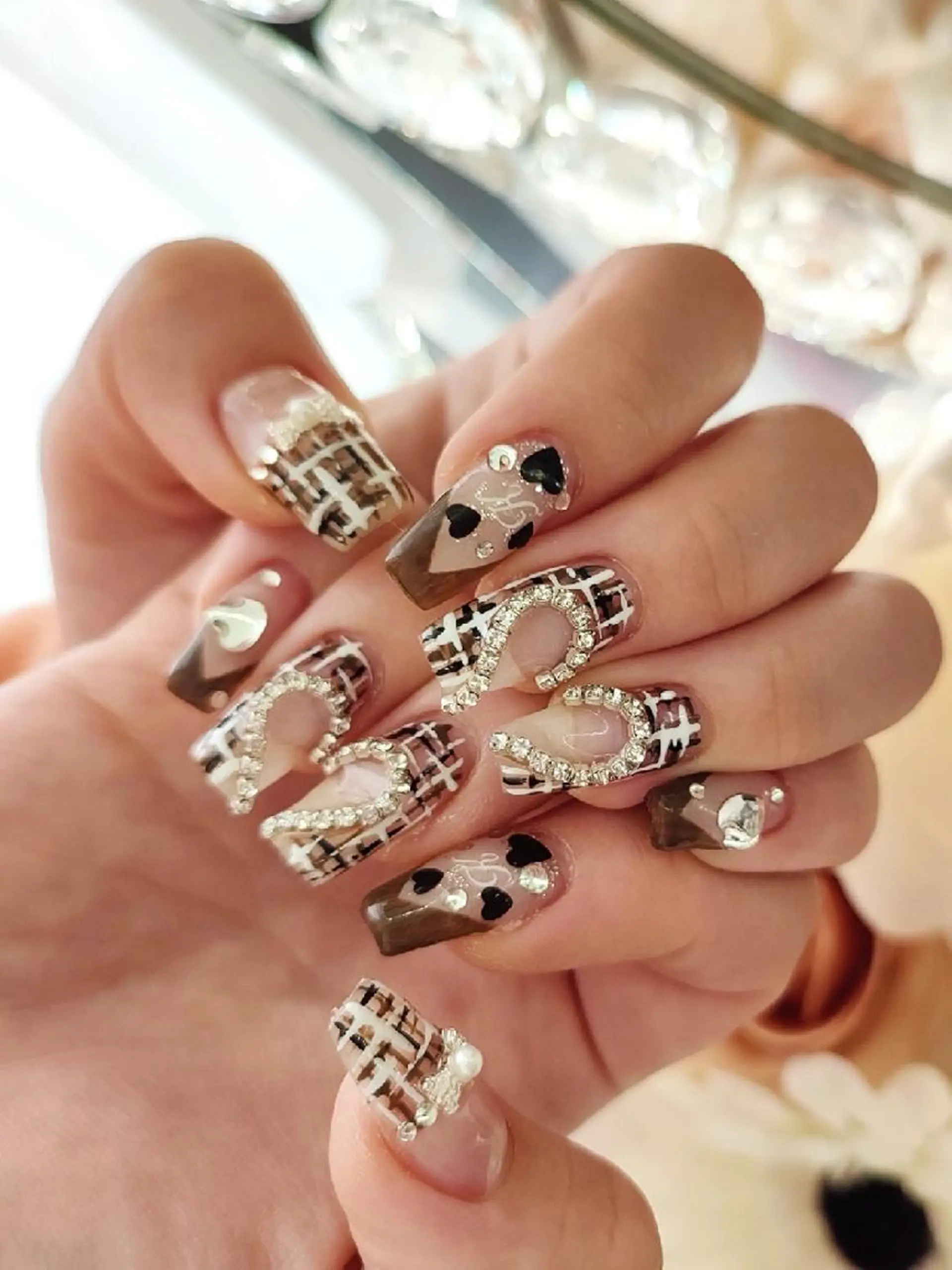 ネイル ハンドネイル RUNWAY 　　の眉毛・アイブロウイメージ