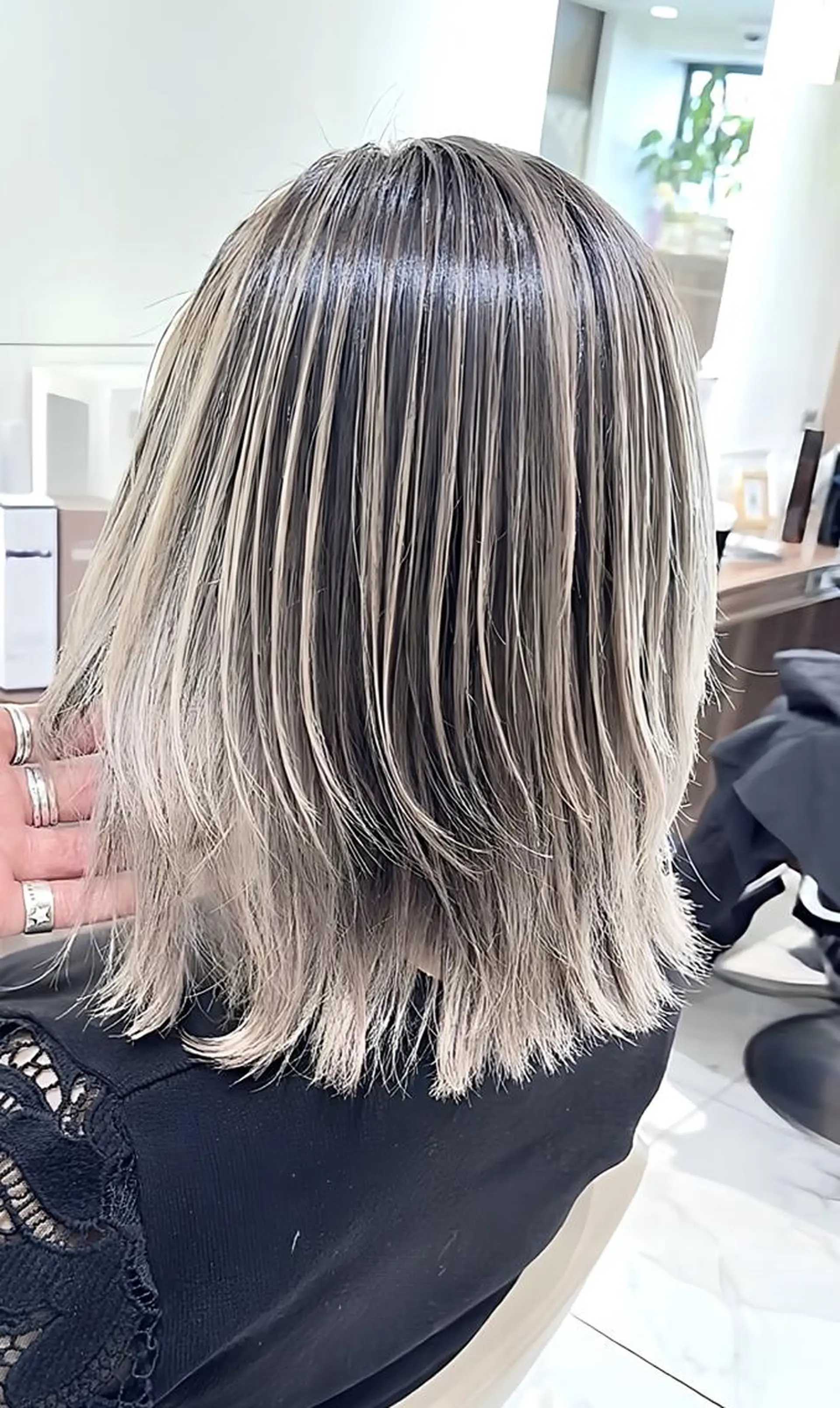 セミロング カラー バレイヤージュ 髪質改善 レイヤーカット カット ヘアカラー トリートメント 山崎俊輔/髪質改善 /バレイヤージュのヘアスタイル