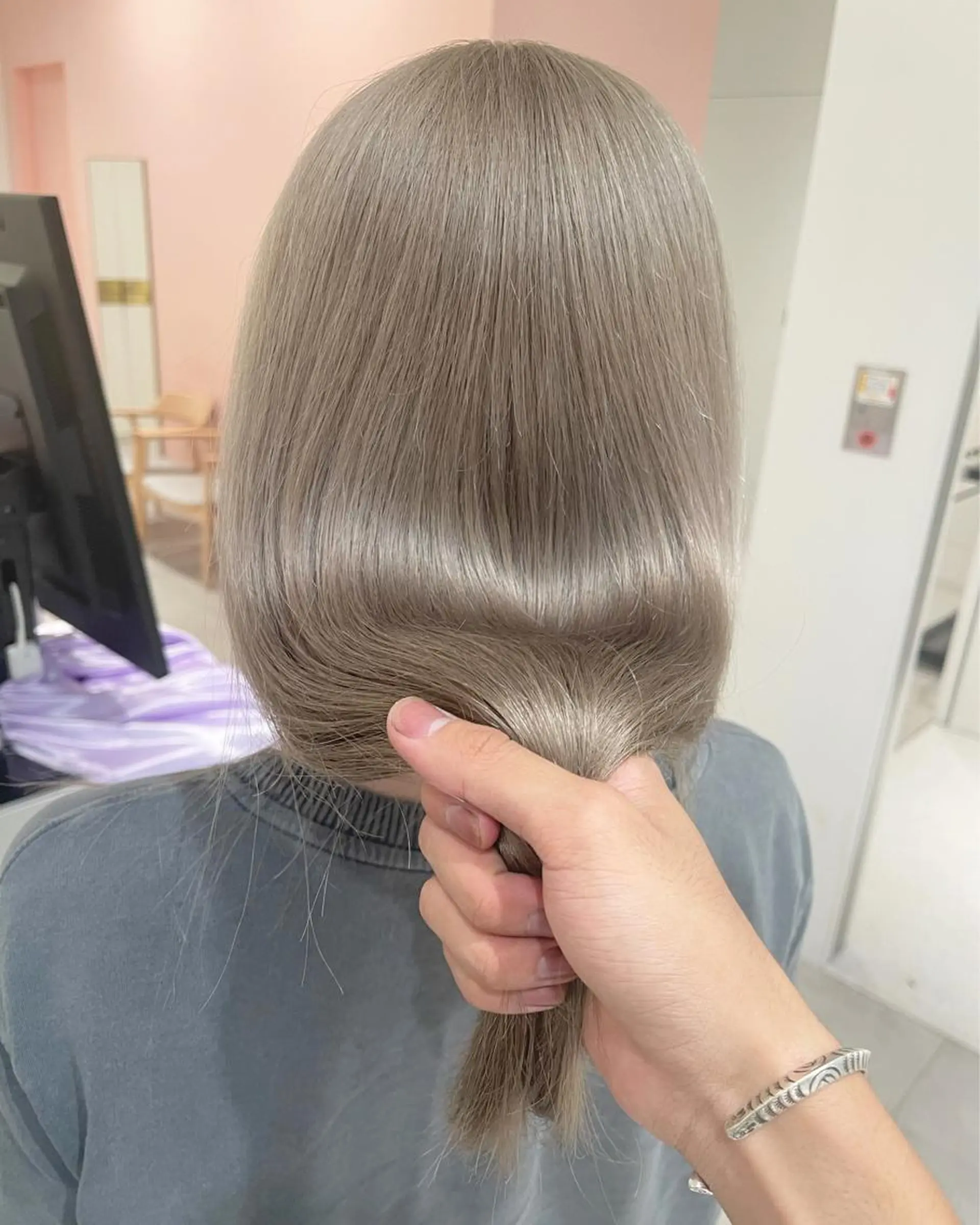セミロング カラー パーマ ヘアアレンジ カット ヘアカラー トリートメント ヘアセット レイヤーカット/ボブ /縮毛矯正✨大輝のヘアスタイル