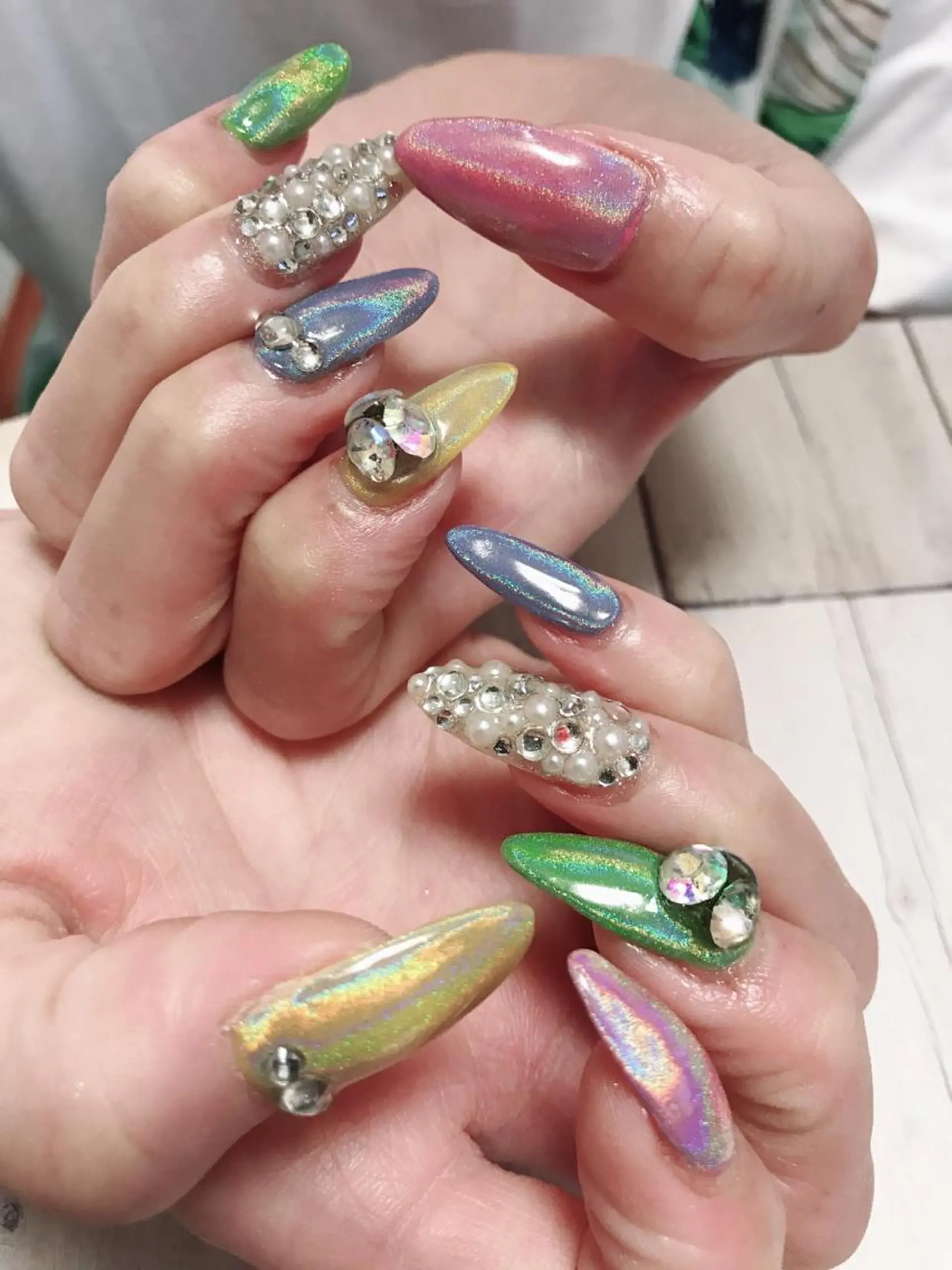 ネイル ミラーネイル nico.nico.mark NAIL所属・小林 梓のエステ・リラクイメージ