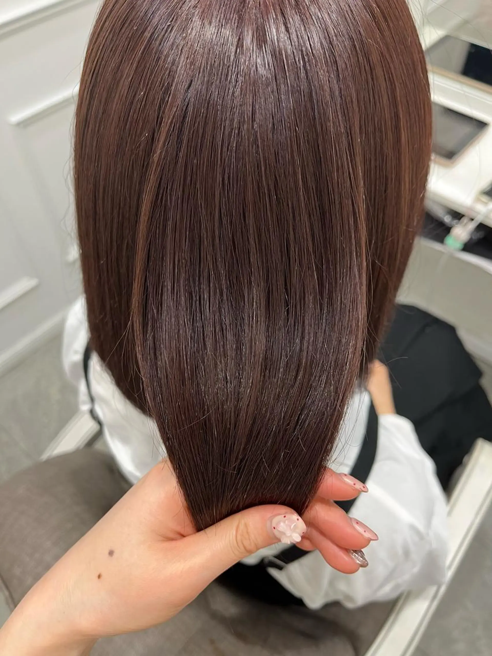 ミディアム カラー 新井 凪のヘアスタイル