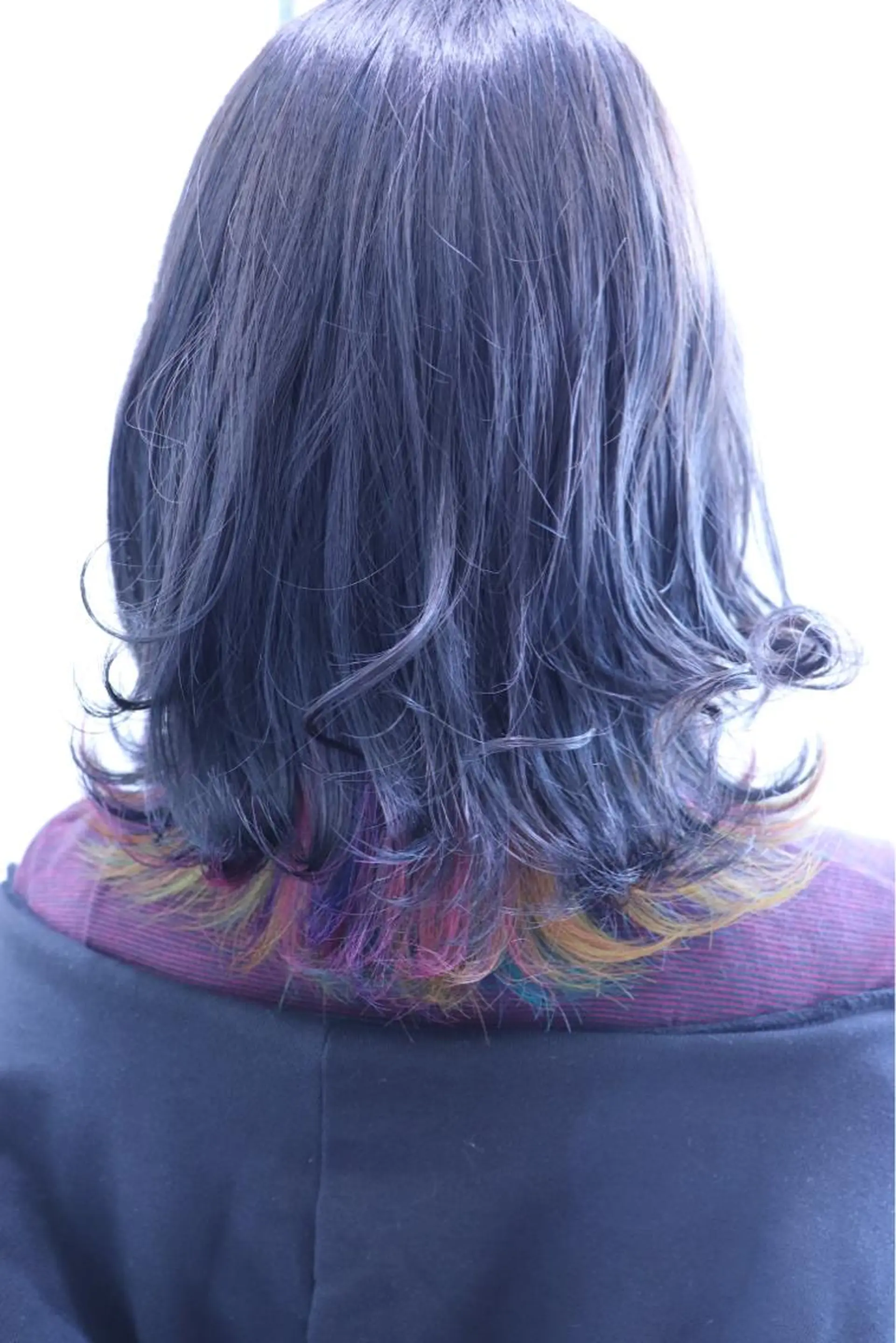 ミディアム カラー ブリーチ デザインカラー インナーカラー 似合わせ提案 将真のヘアスタイル