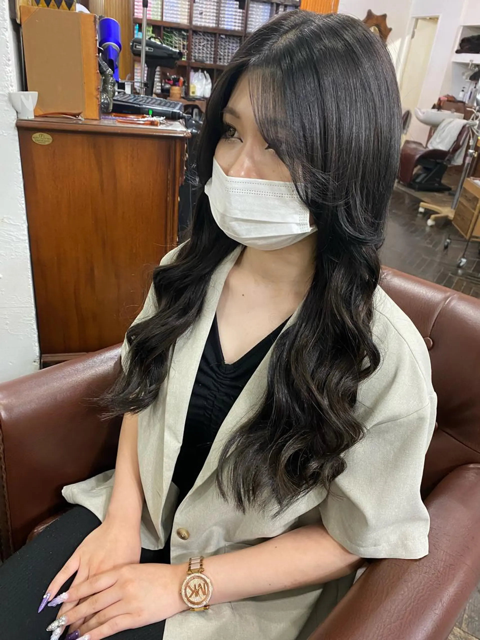 ロング カラー 黒髪 ロング モモカ/ハイトーン /バレイヤージュのヘアスタイル