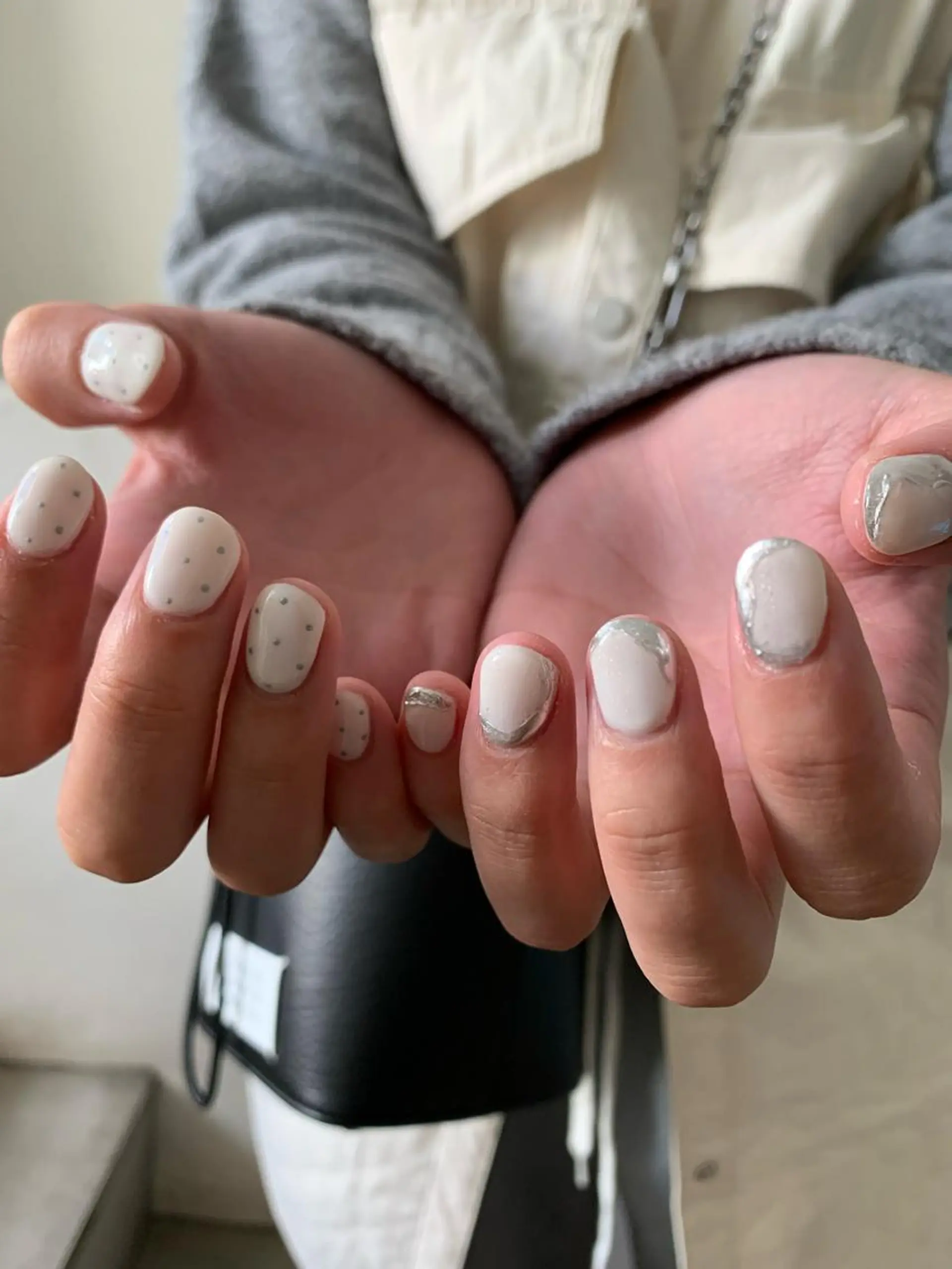 ネイル ホワイト 【韓国ヘア・ネイル】 HINATA🍒のネイルデザイン