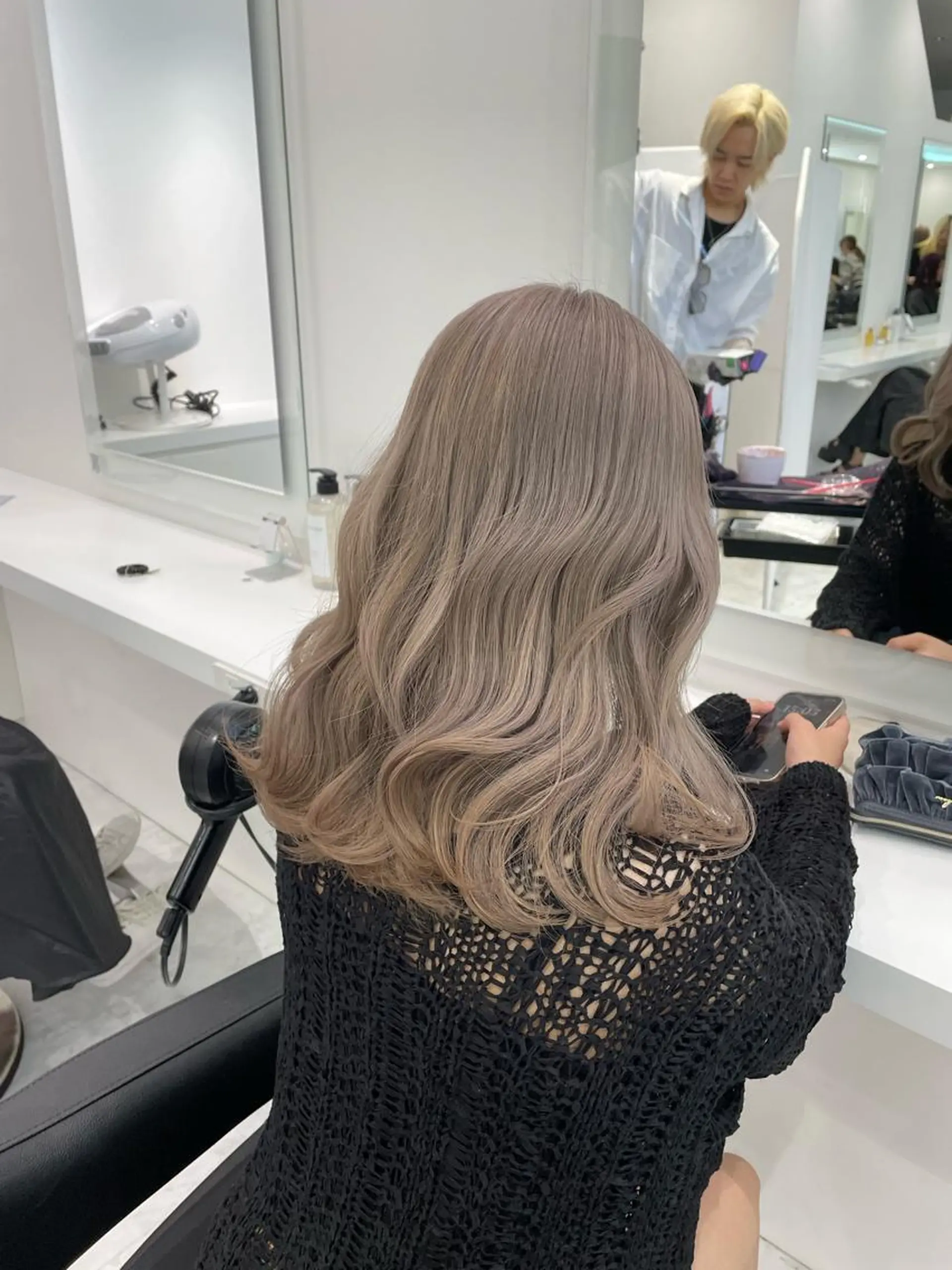 セミロング カラー ヘアアレンジ ベージュカラー ヘアカラー トリートメント 髪質改善/ハイトーン /新宿/Takutoのヘアスタイル