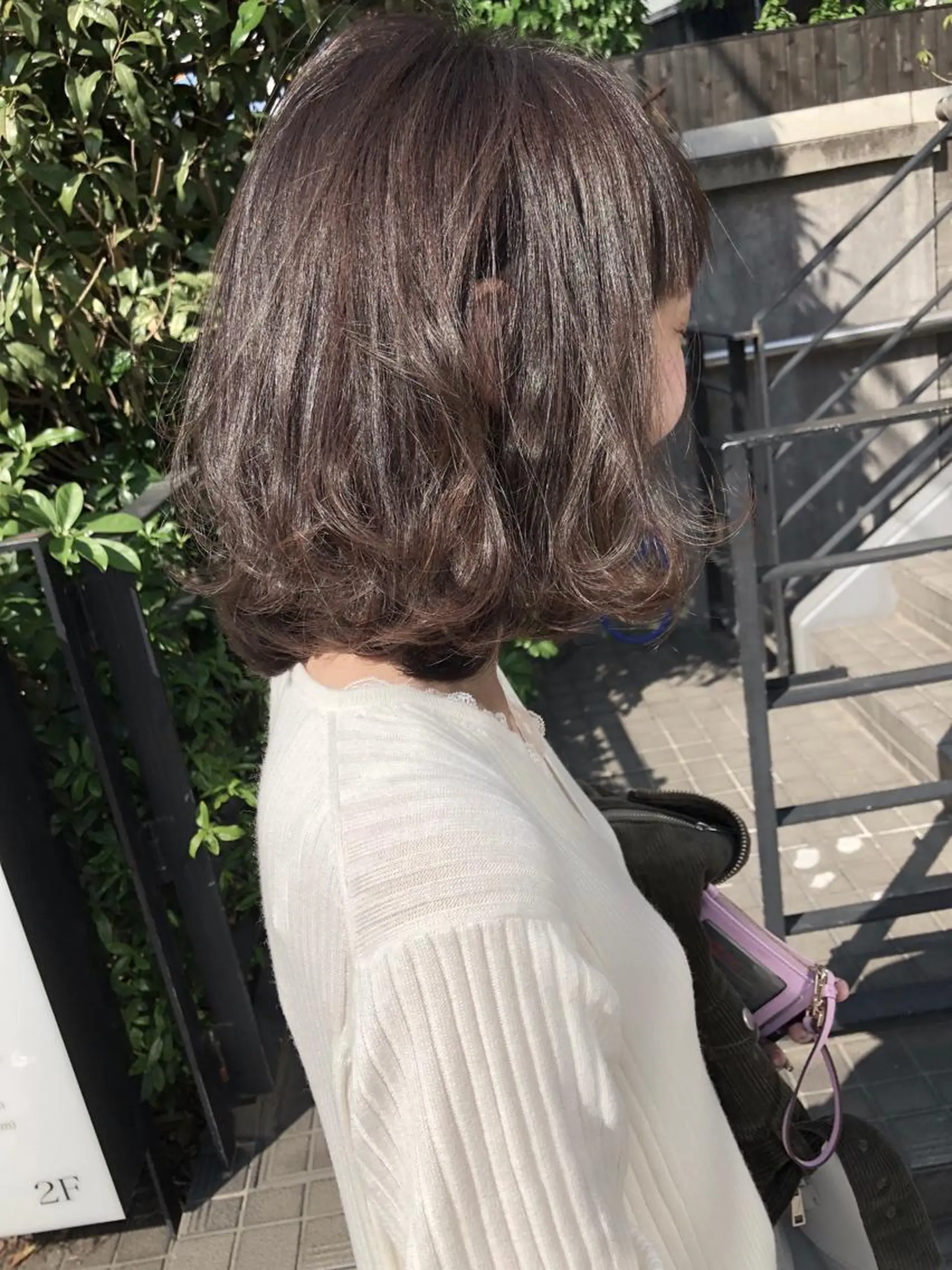 ミディアム カラー THE DAY所属・AKI HASHIMOTOのヘアスタイル