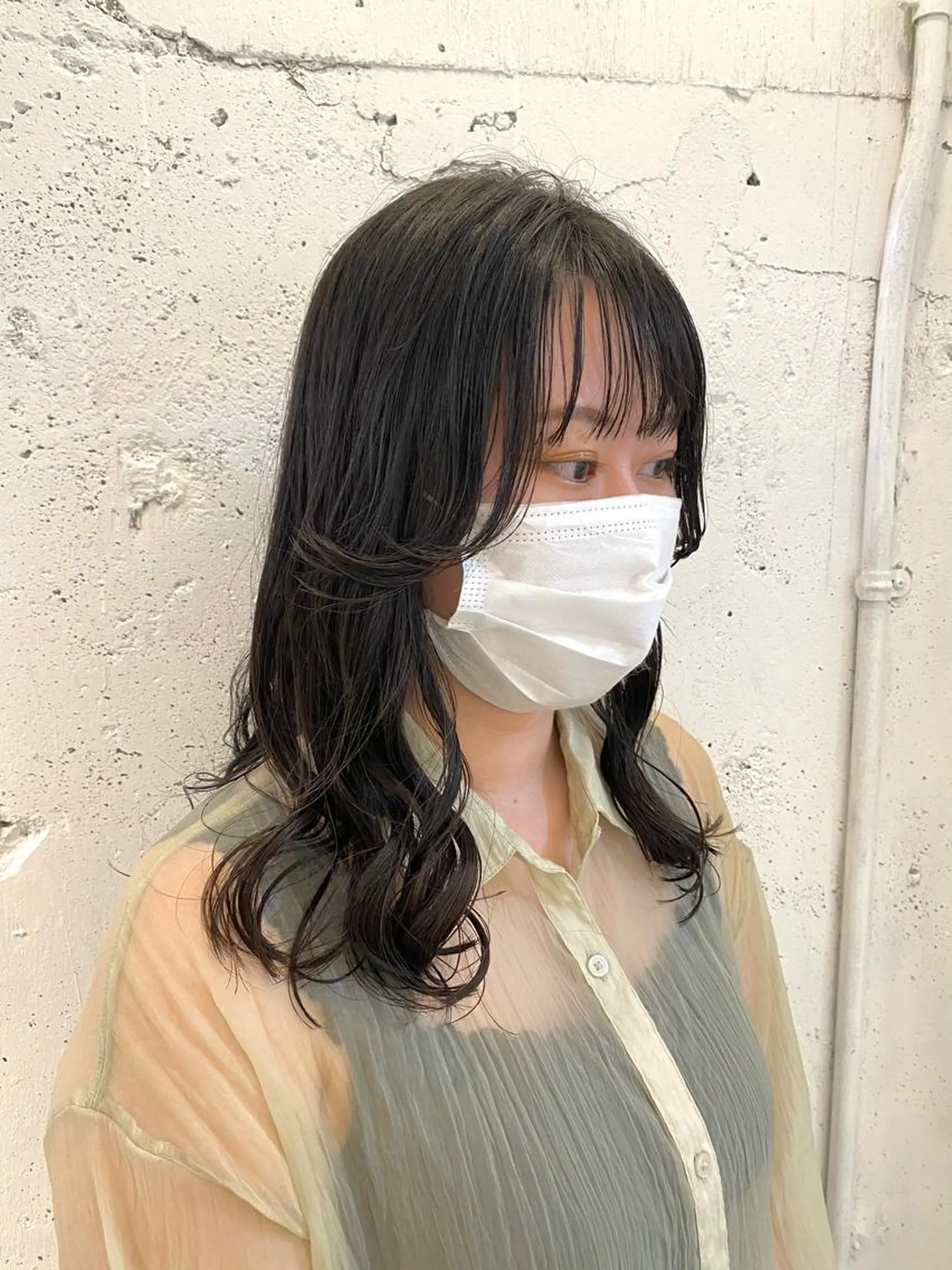 セミロング レイヤーカット ブリーチなしカラー ダブルカラーエクステのヘアスタイル